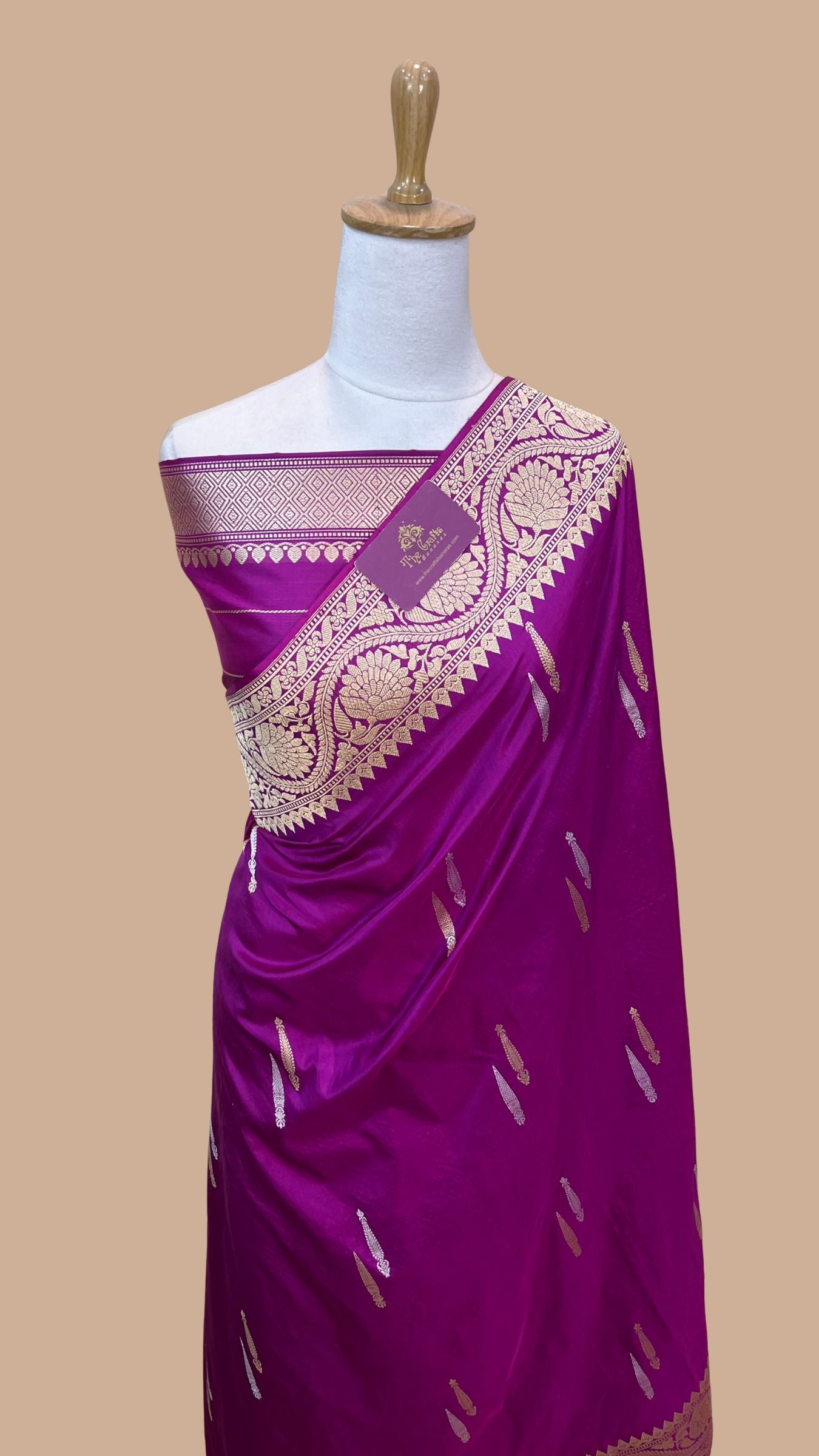 Pure Katan Silk Handloom Banarasi Saree - with sona rupa kadhua motifs