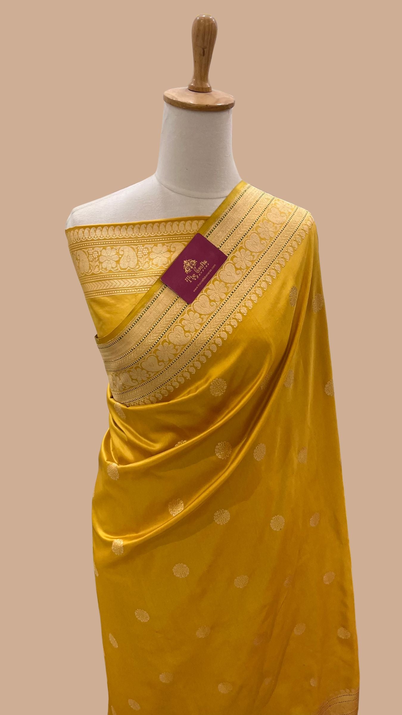 Pure Katan Silk Handloom Banarasi Saree - with kadhua motifs
