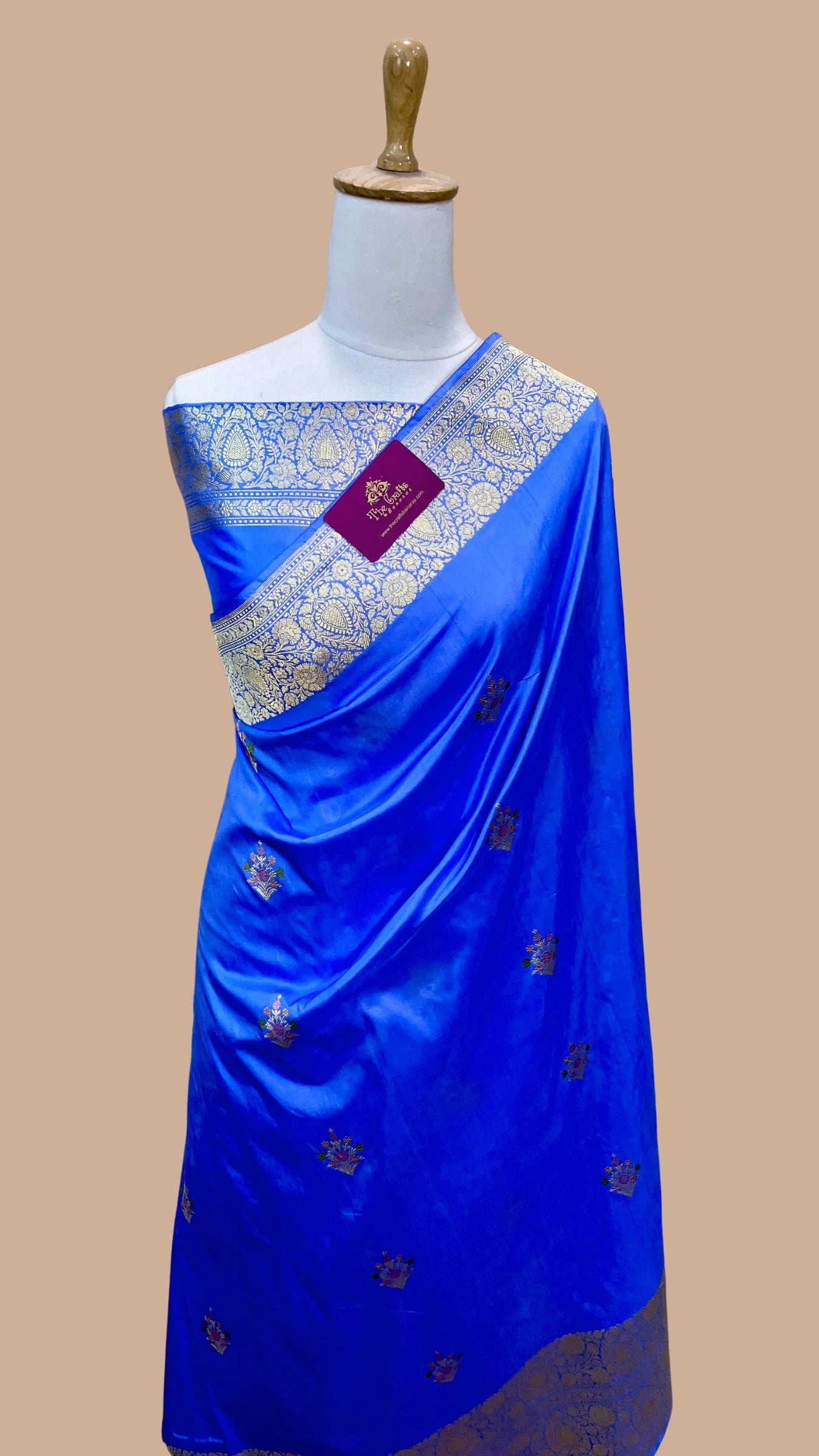 Pure Katan Silk Handloom Banarasi Saree - with kadhua meenakari motifs