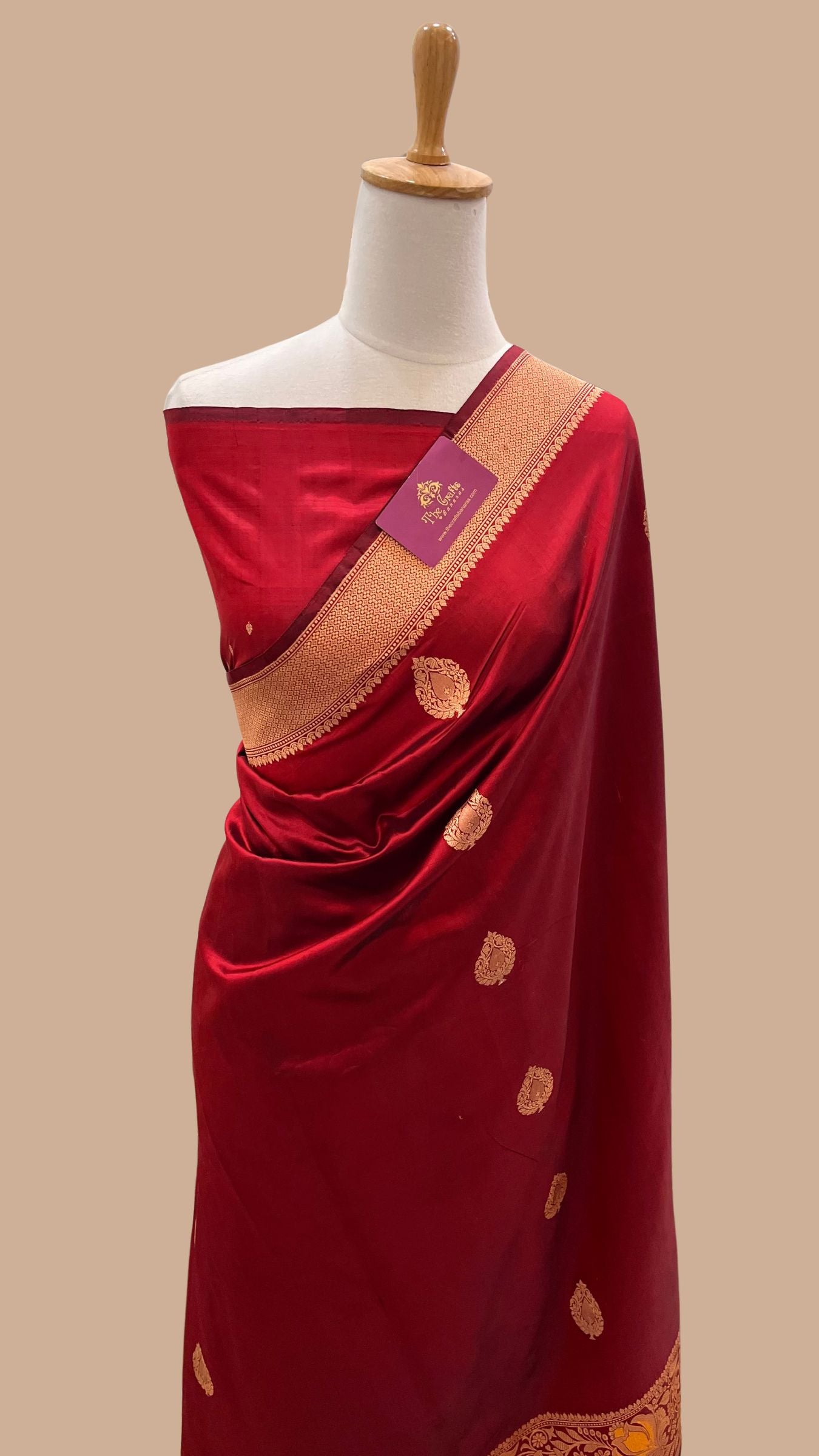 Pure Katan Silk Handloom Banarasi Saree - with kadhua motifs