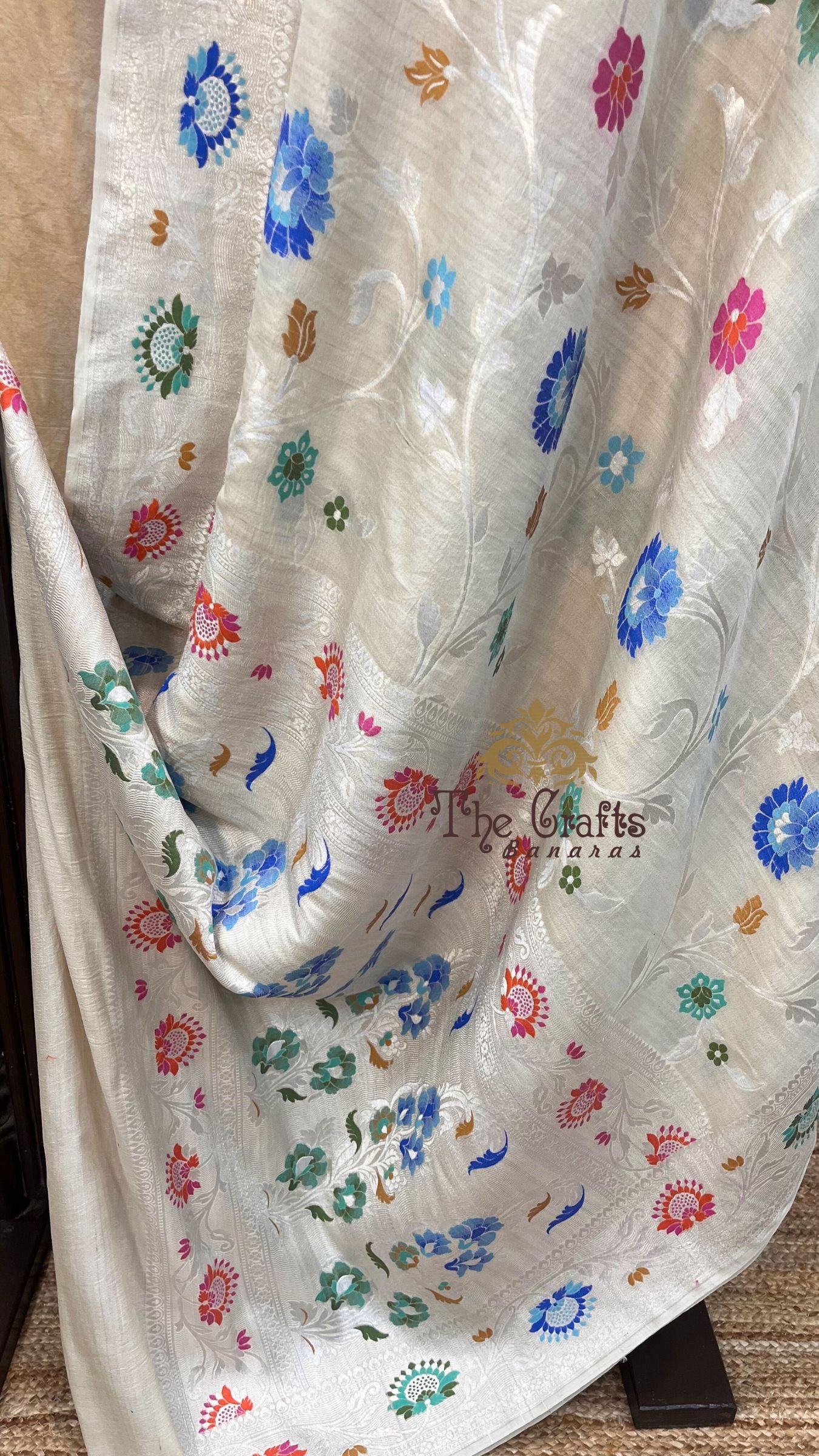 Tussar Georgette Handloom Banarasi Saree - Jaal with Meenakari