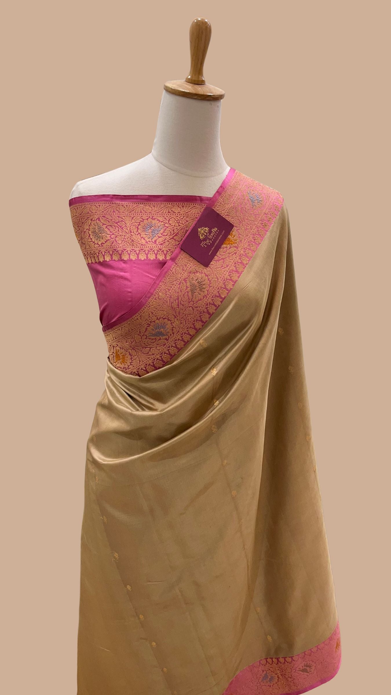 Pure Katan Silk Handloom Banarasi Saree - with kadhua motifs