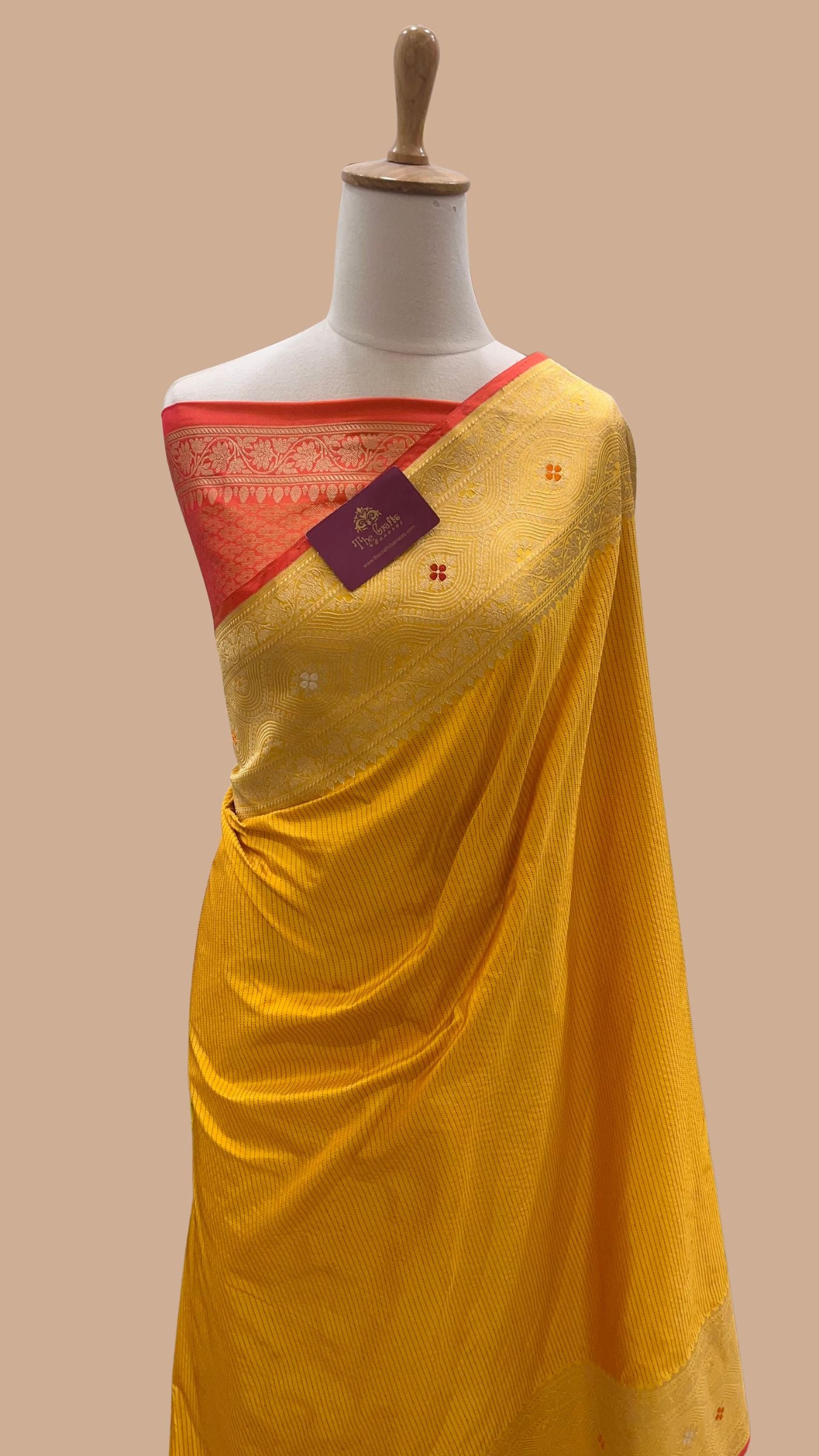 Pure Katan Silk Handloom Banarasi Saree - with kadhua meenakari motifs