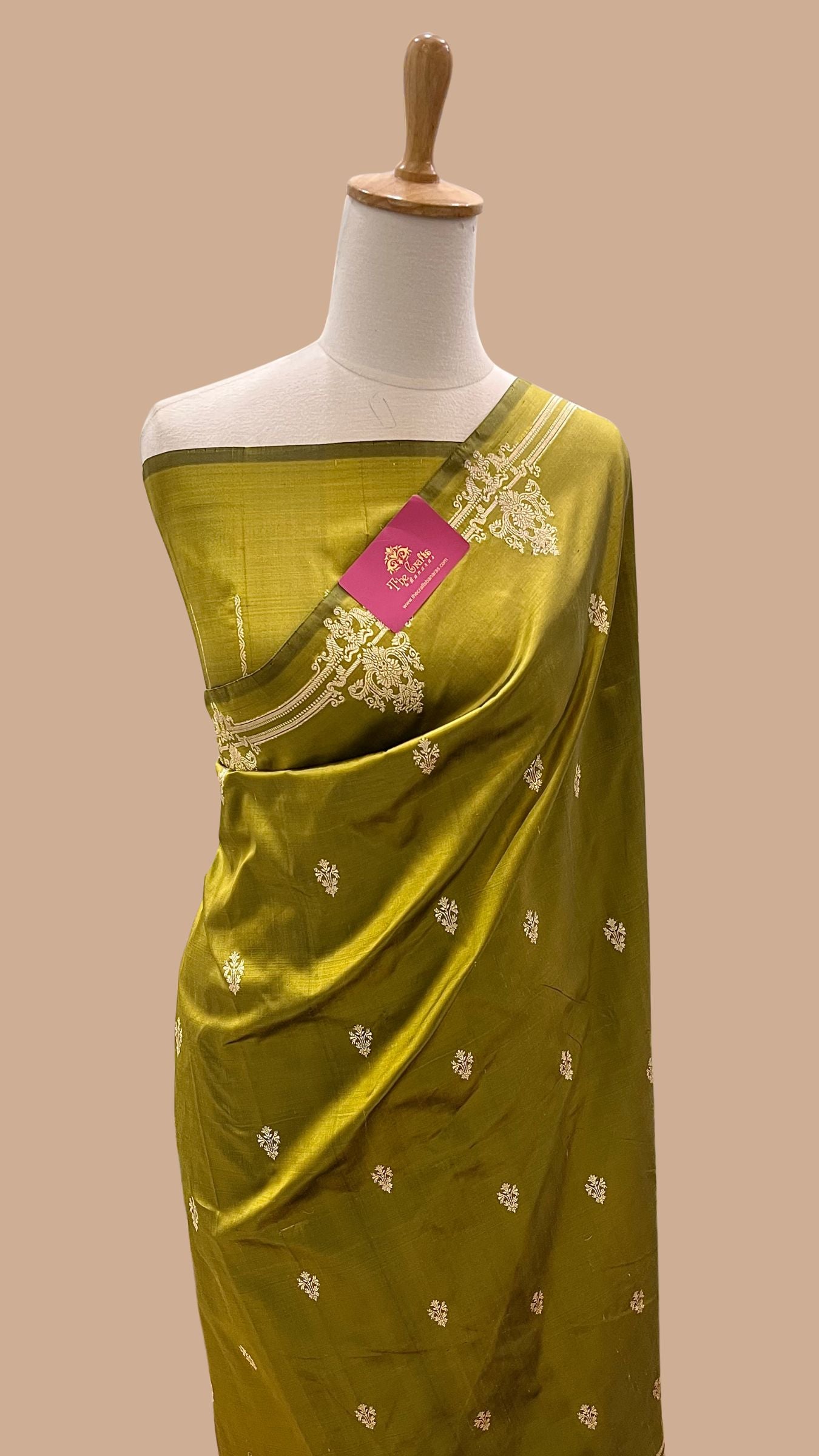 Pure Katan Silk Handloom Banarasi Saree - Kadhua Motifs