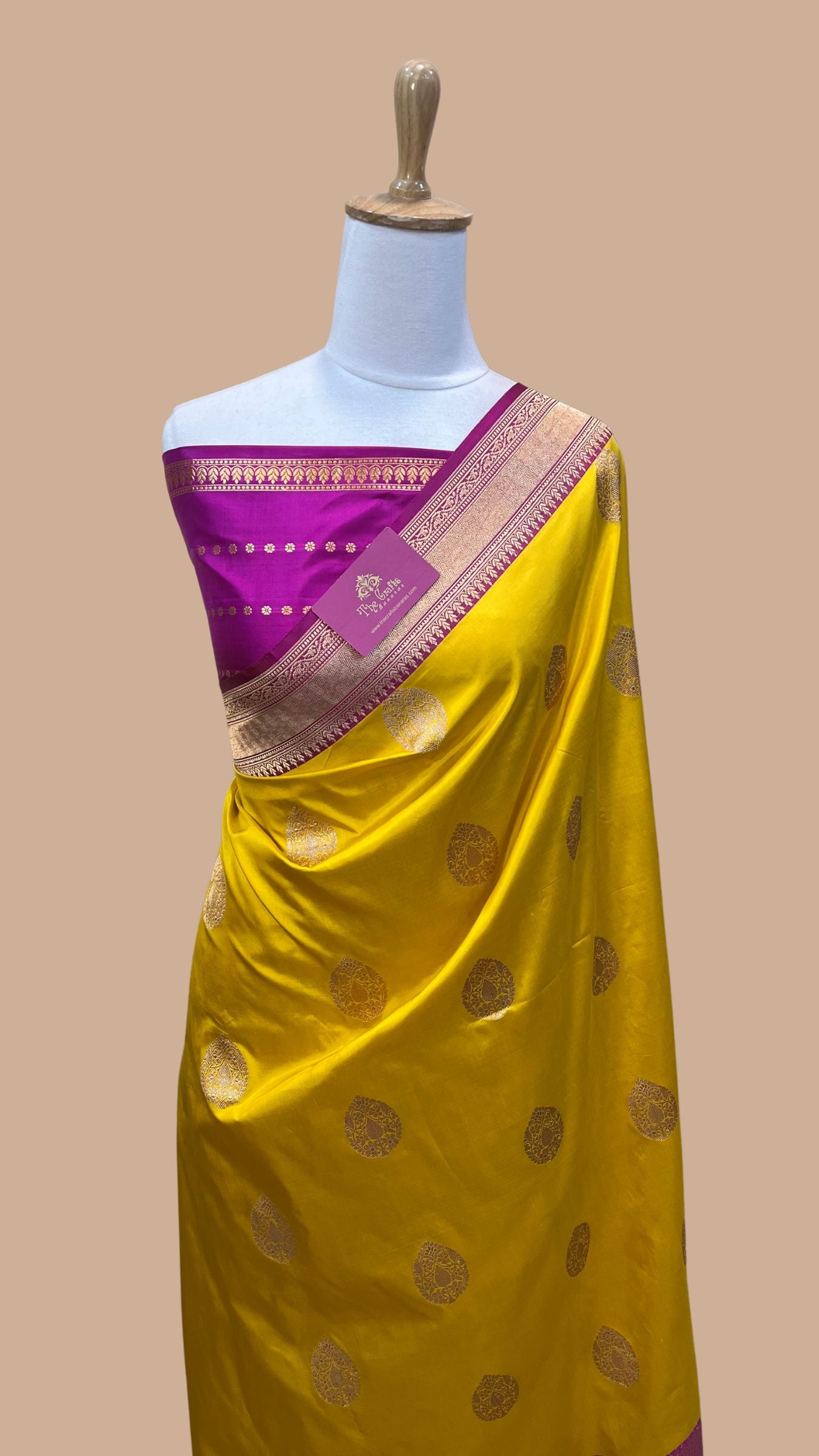 Pure Katan Silk Handloom Banarasi Saree - with kadhua meenakari motifs