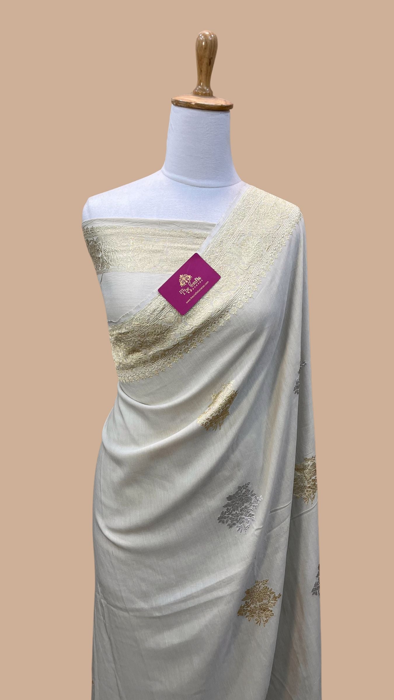 Pure Munga Silk Handloom Banarasi Saree - With Kadhua Sona Rupa Motifs