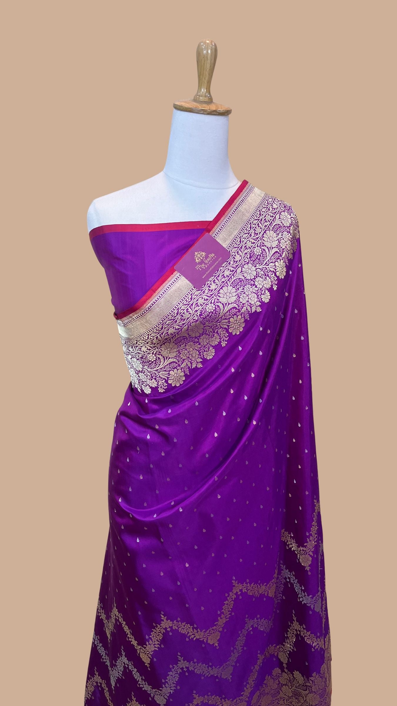 Pure Katan Silk Handloom Banarasi Saree - With Kadhua Meenakari work