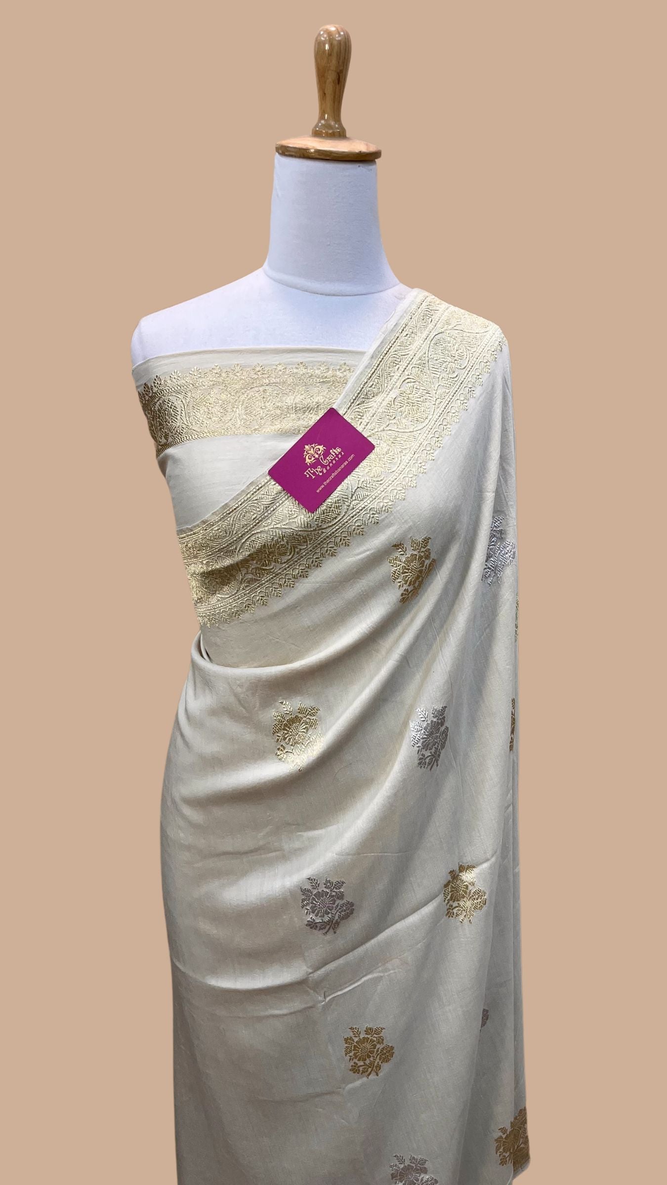 Pure Munga Silk Handloom Banarasi Saree - With Kadhua Sona Rupa Motifs