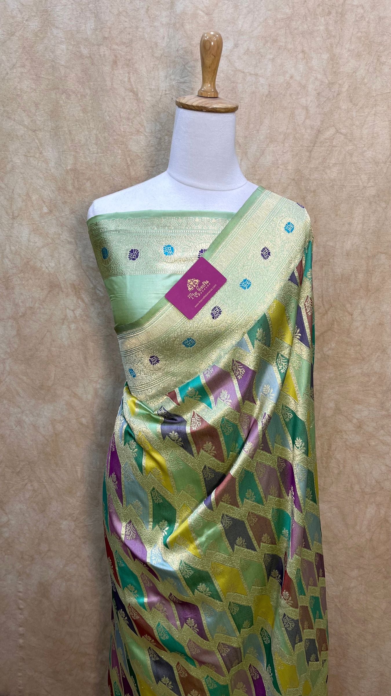 Rangkat Pure Katan Silk Handloom Banarasi Saree - All Over Kadiyal Jaal Work