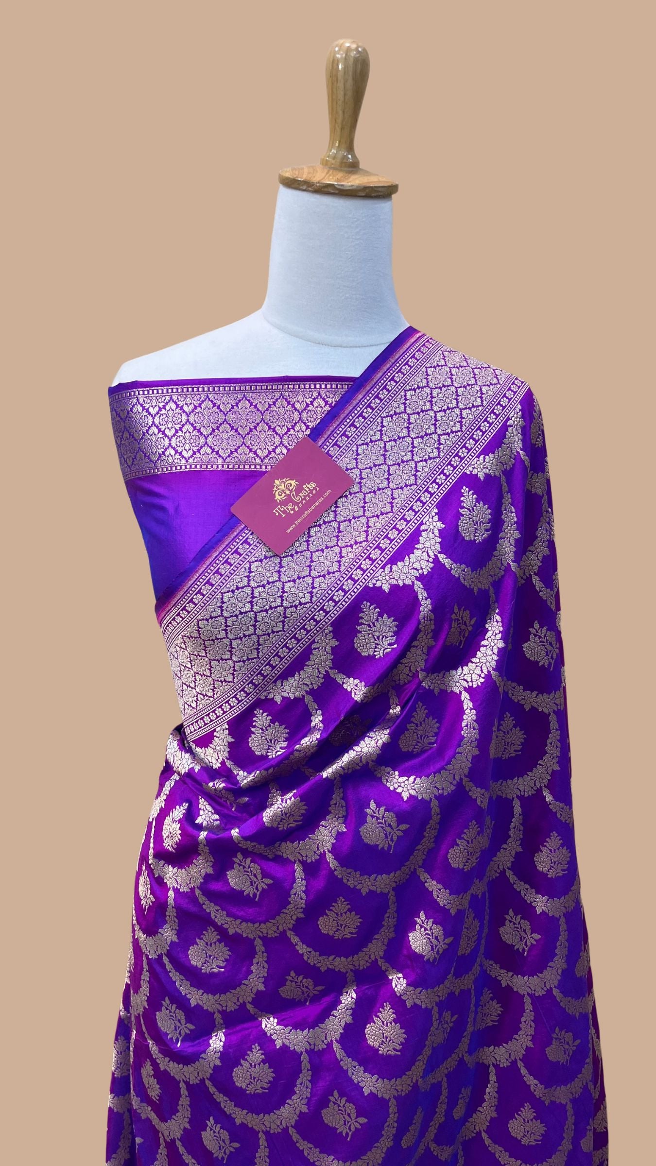 Pure Katan Silk Handloom Banarasi Saree - Jaal work