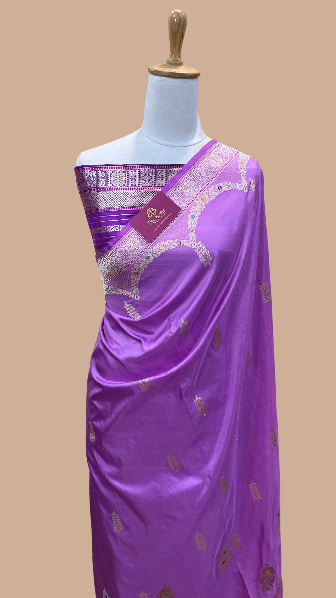 Pure Katan Silk Handloom Banarasi Saree - with kadhua meenakari motifs