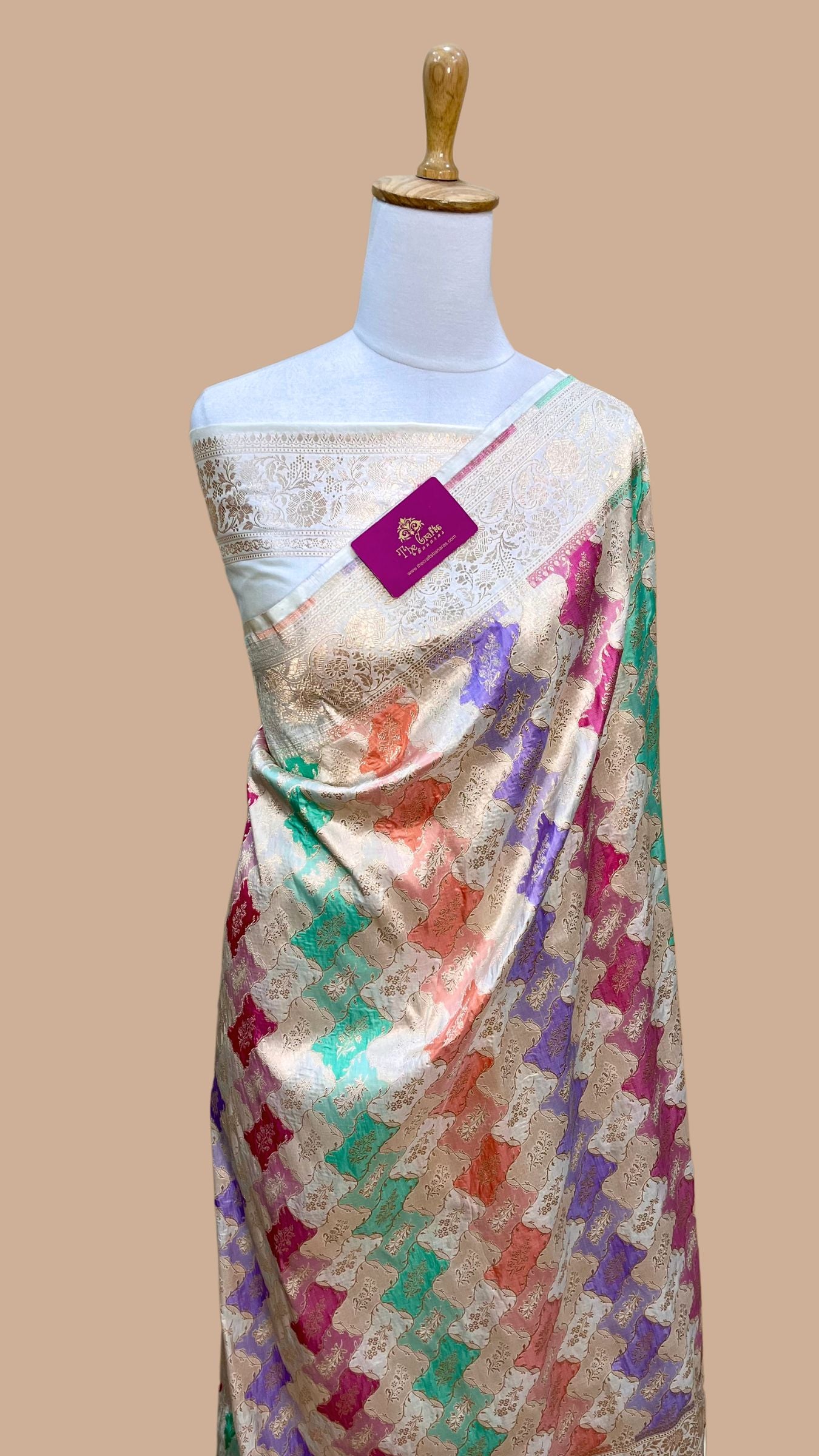 Rangkat Pure Katan Silk Handloom Banarasi Saree - Jaal Work With Meenakari