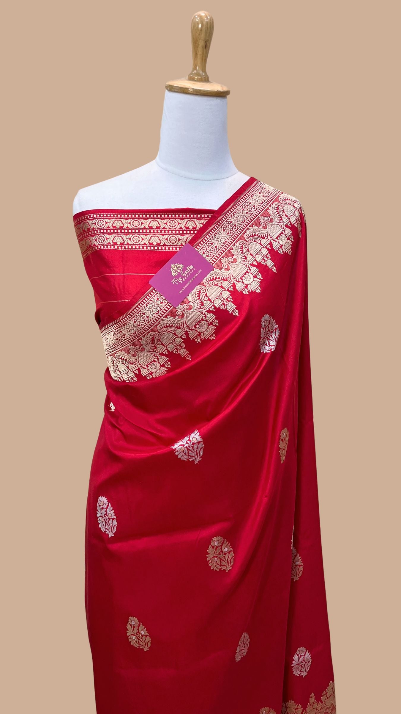 Pure Katan Silk Handloom Banarasi Saree - with sona rupa kadhua motifs