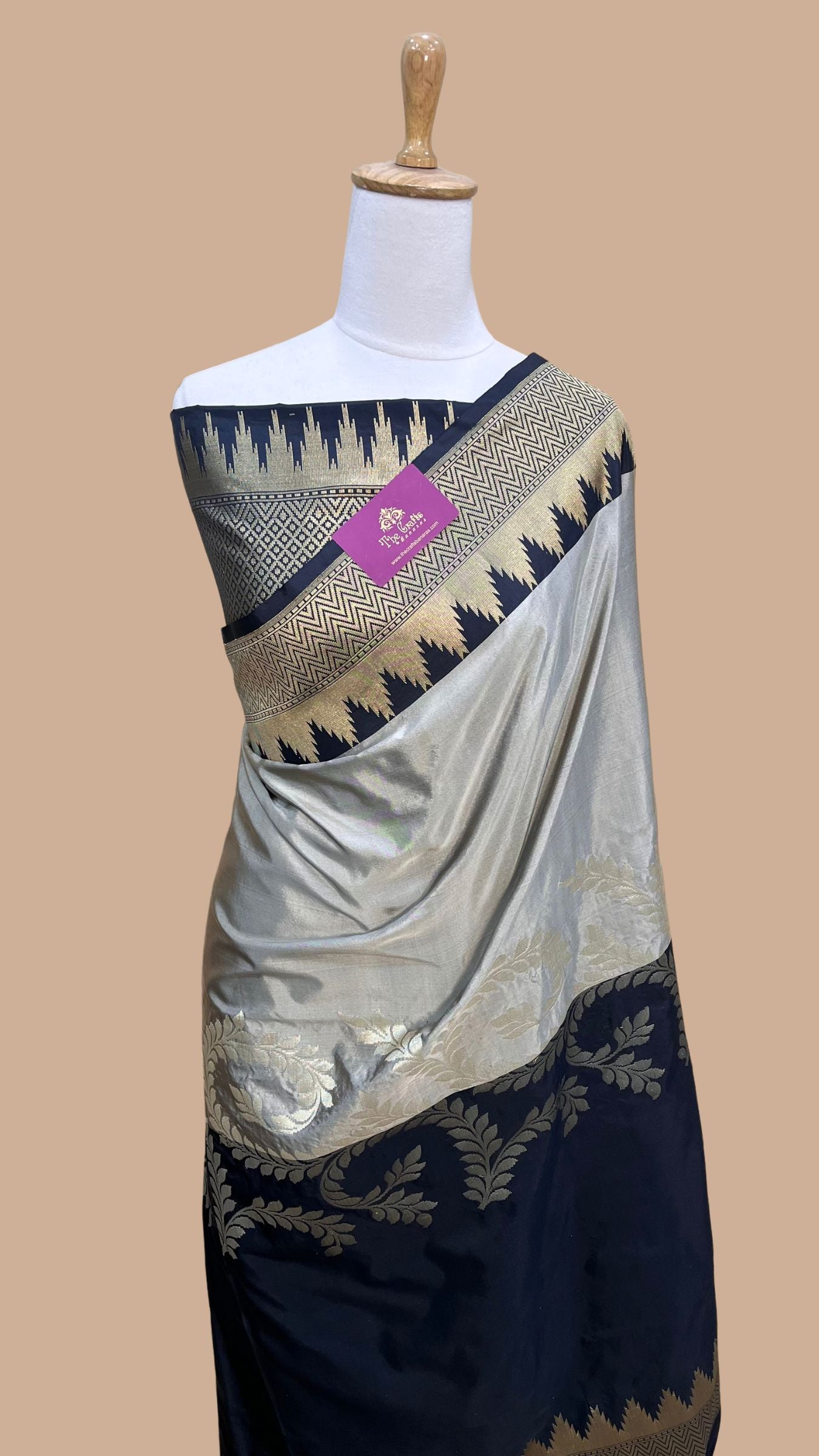 Rangkat Pure Katan Silk Handloom Banarasi Saree - with kadhua work