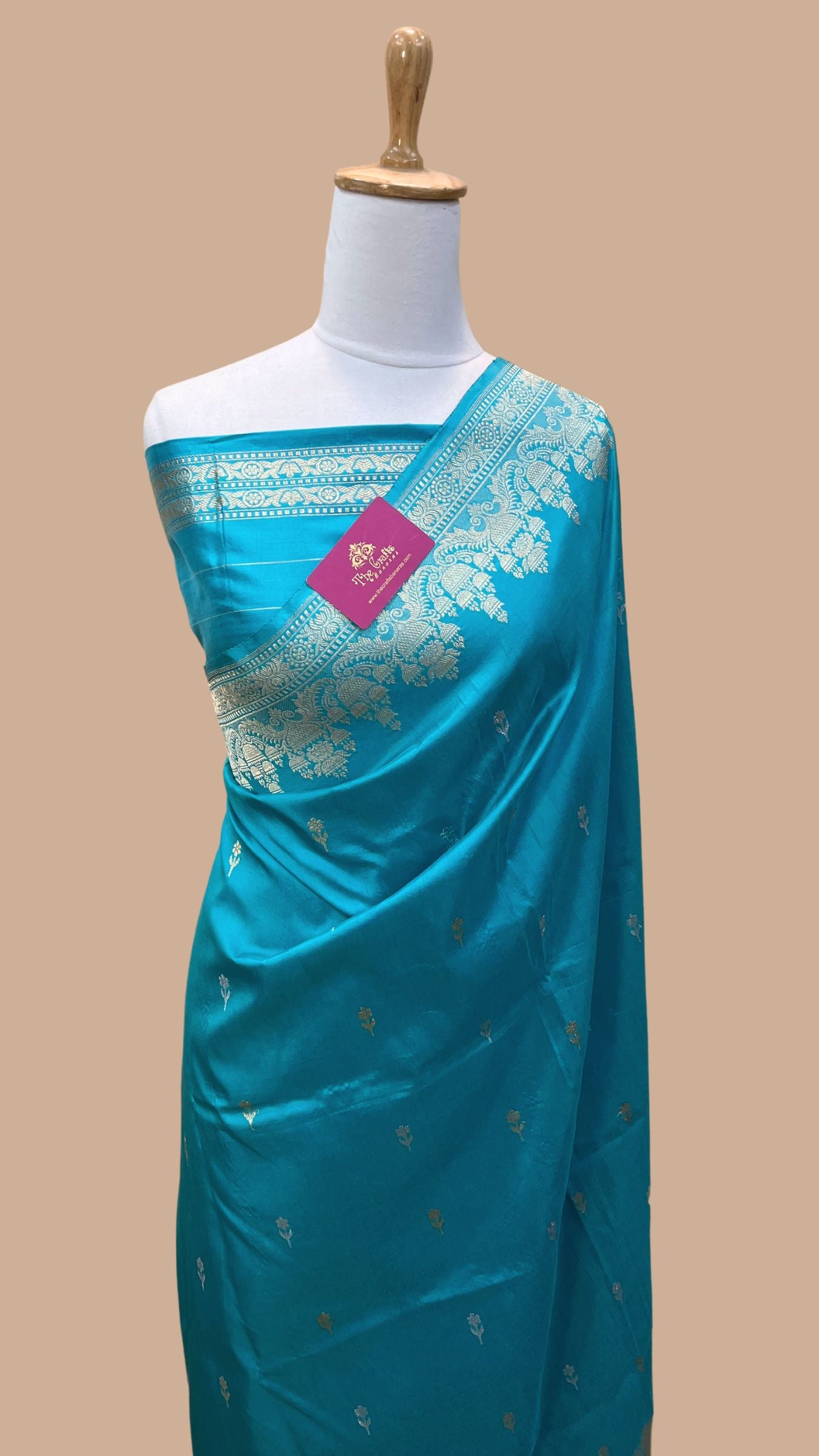 Pure Katan Silk Handloom Banarasi Saree - with kadhua motifs