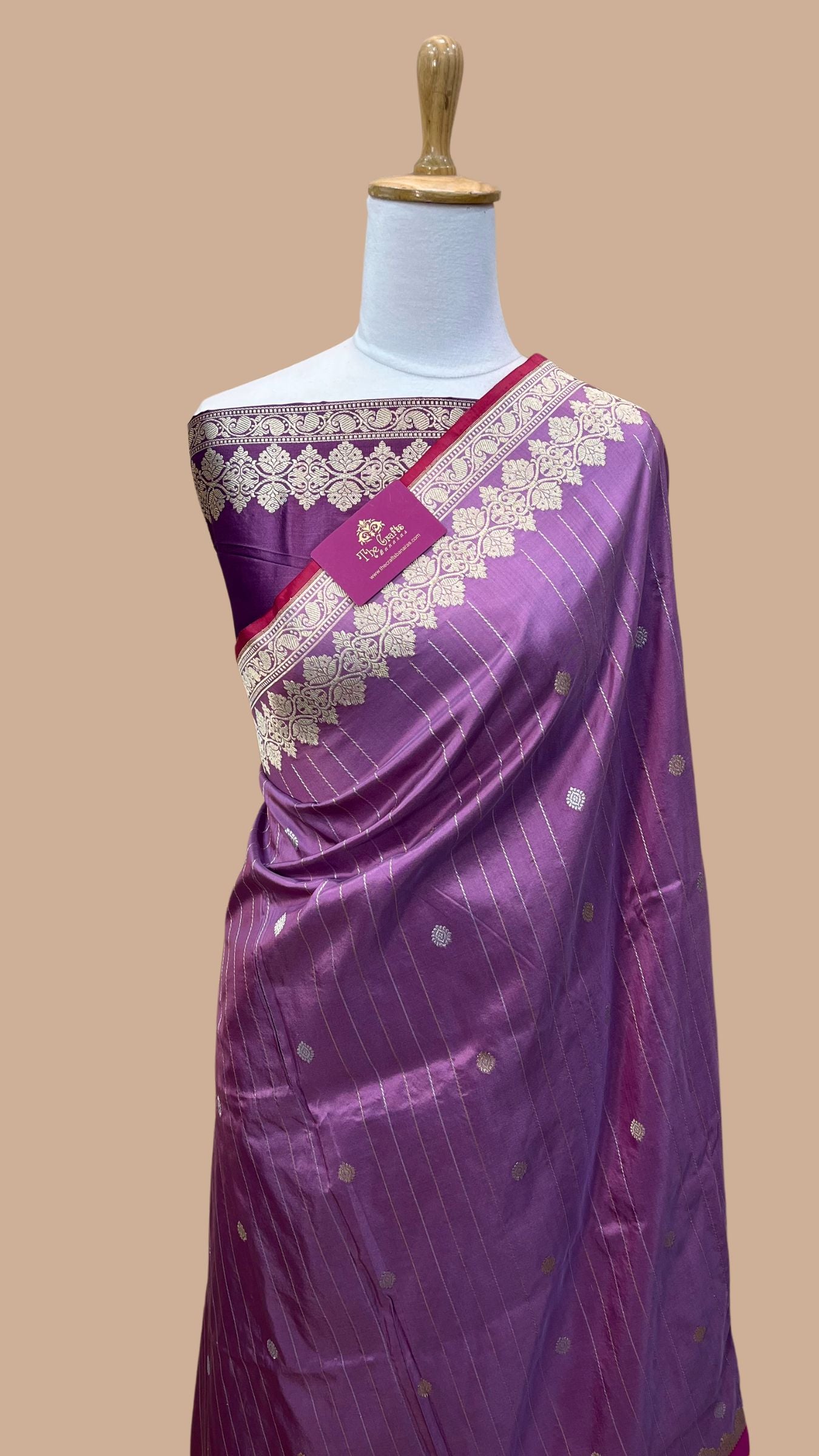 Pure Katan Silk Handloom Banarasi Saree - with kadhua work