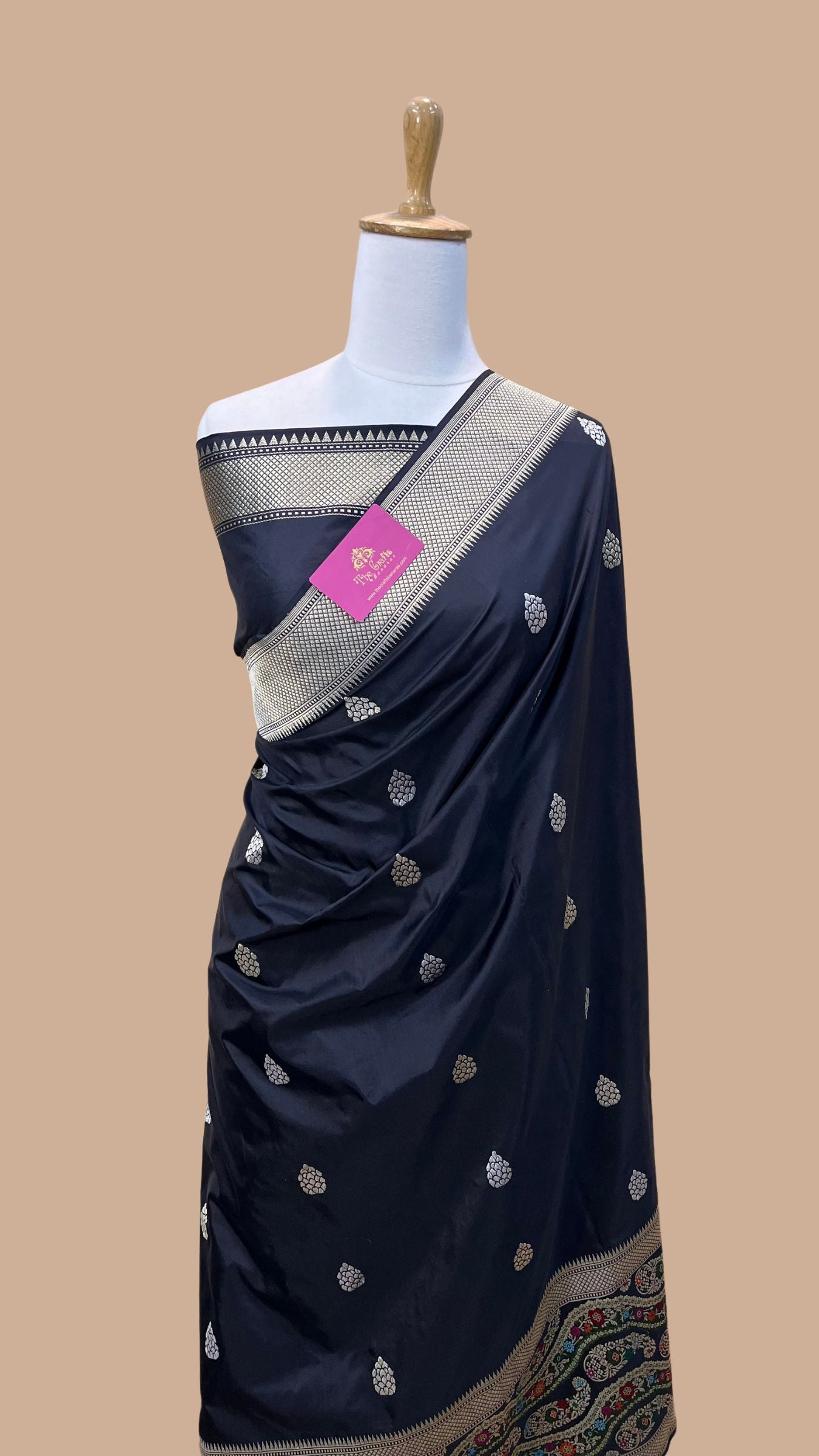 Pure Katan Silk Handloom Banarasi Saree - with kadhua sona rupa motifs