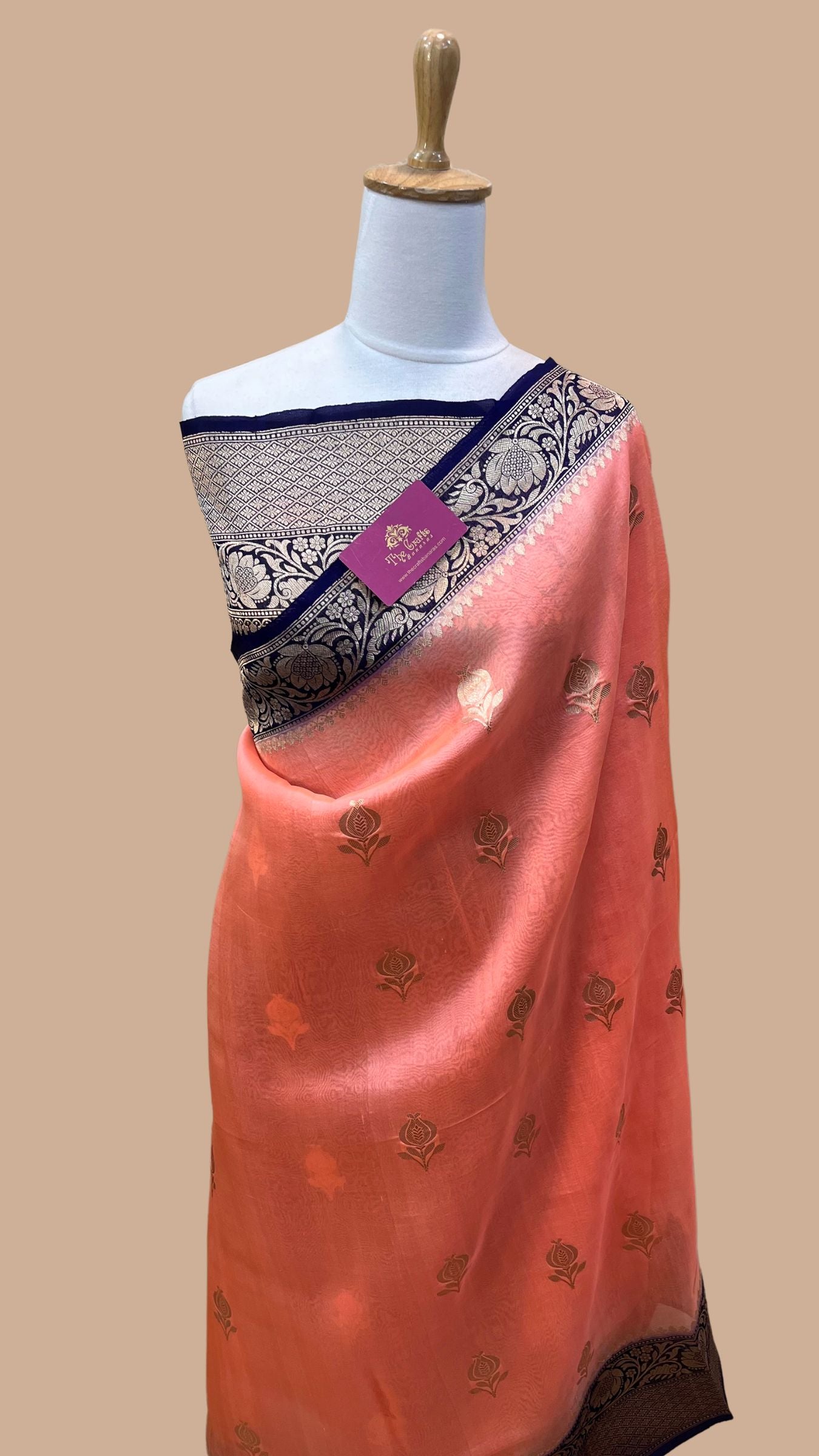 Pure Kora Silk Handloom Banarasi Saree - With Kadhua motifs