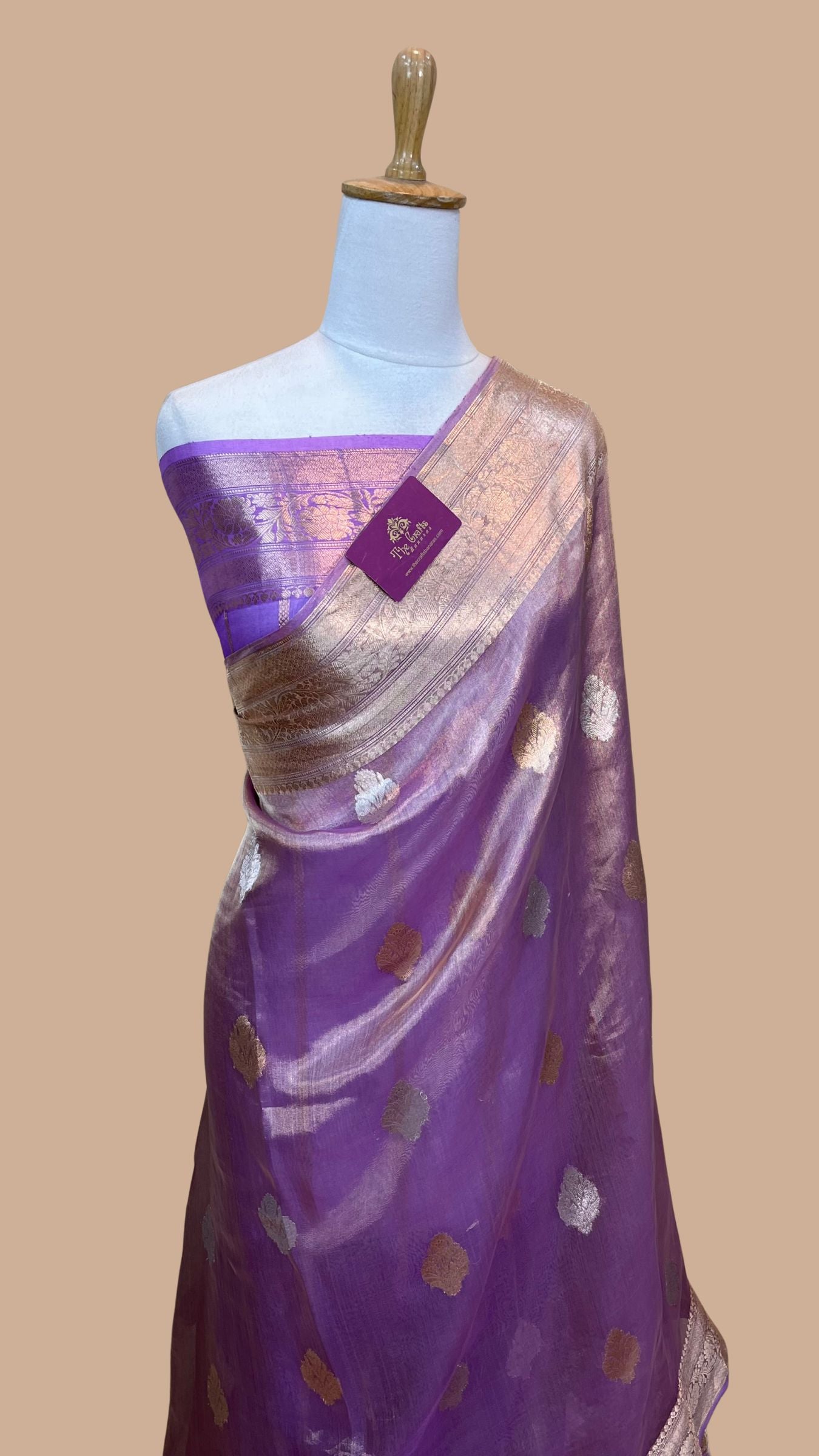 Pure Tissue Silk Handloom Banarasi Saree- Kadhua Motifs