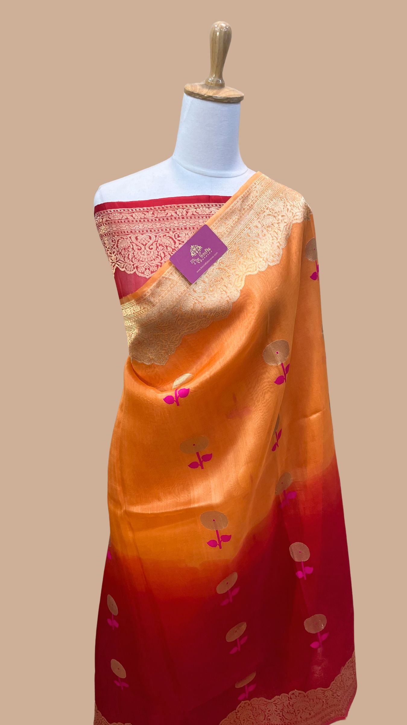 Pure Kora Silk Handloom Banarasi Saree - With Kadhua motifs