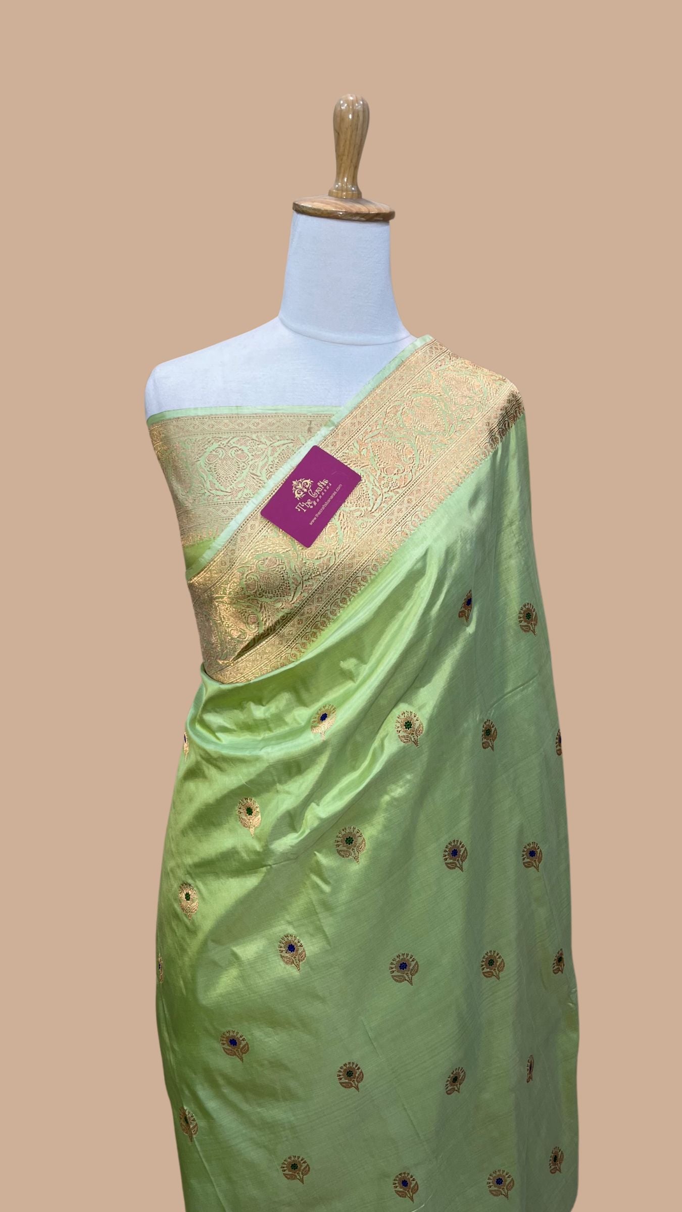 Pure Katan Silk Handloom Banarasi Saree - Kadhua Buti