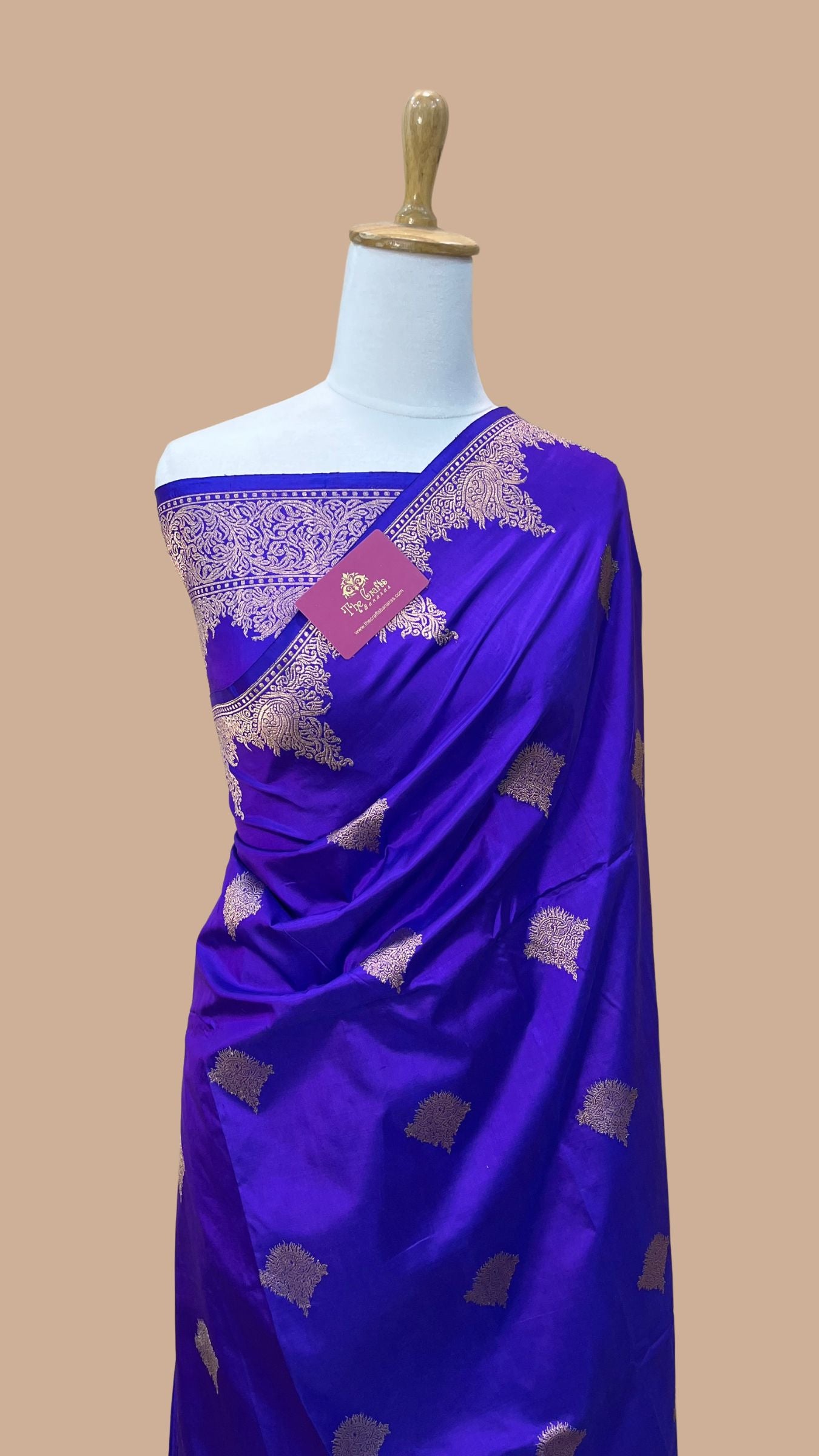 Pure Katan Silk Handloom Banarasi Saree - Jaal work lo