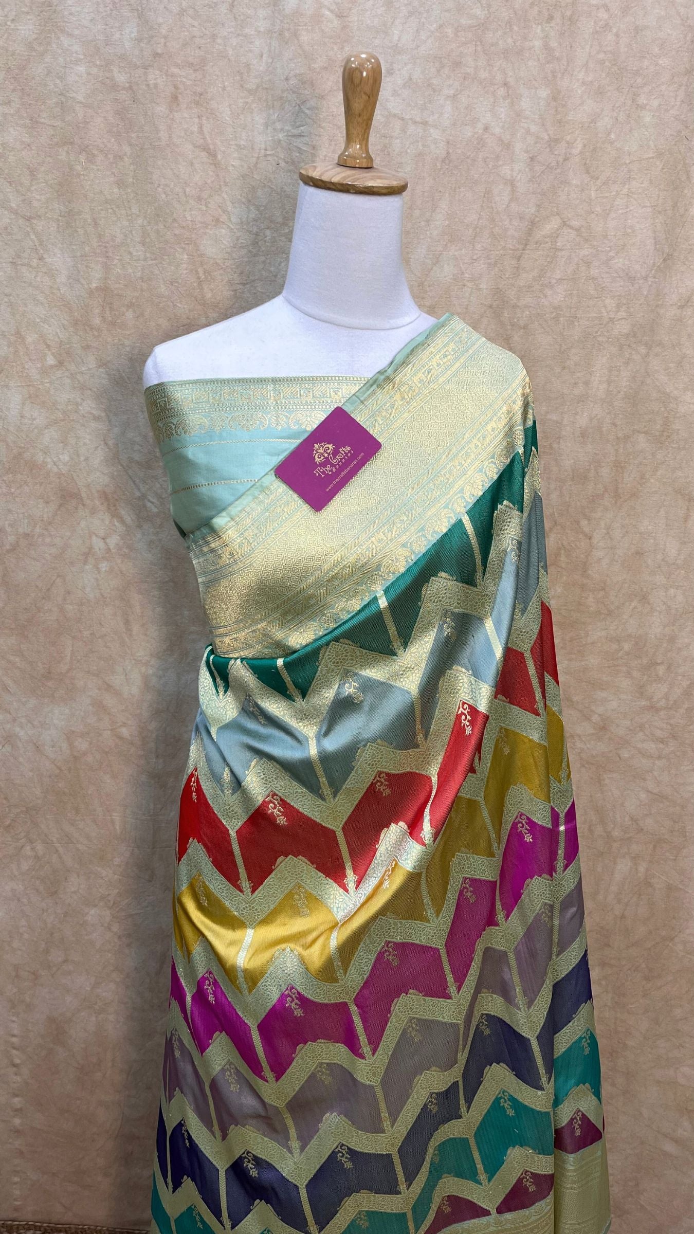 Rangkat Pure Katan Silk Handloom Banarasi Saree - All Over Kadiyal Jaal Work