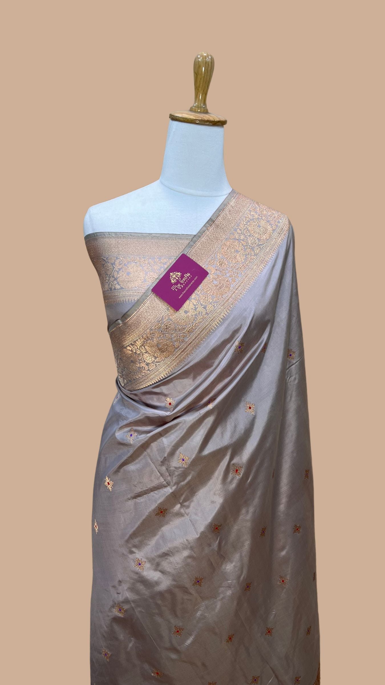 Pure Katan Silk Handloom Banarasi Saree - Kadhua Buti