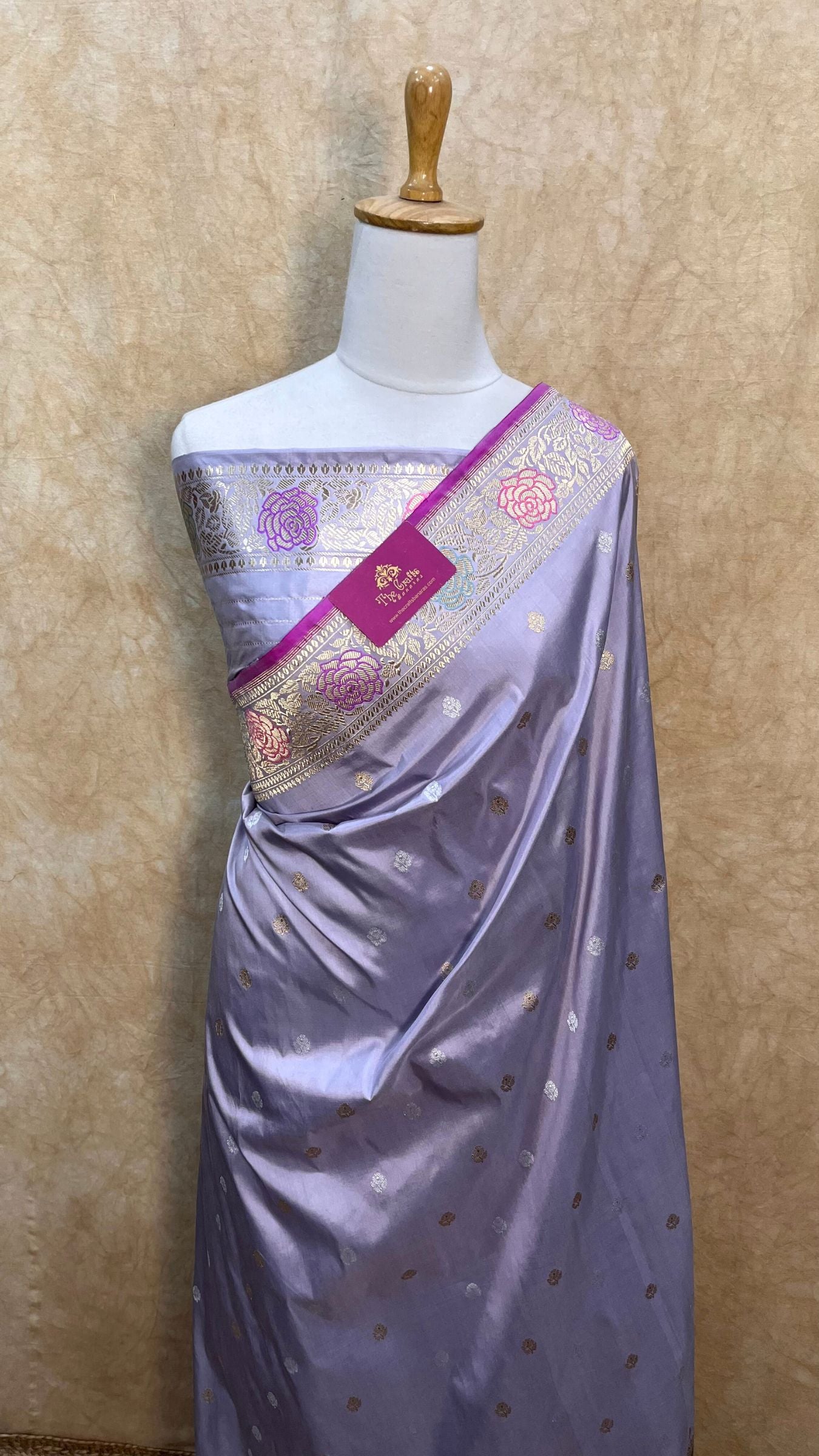 Pure Katan Silk Handloom Banarasi Saree - with sona rupa kadhua motifs