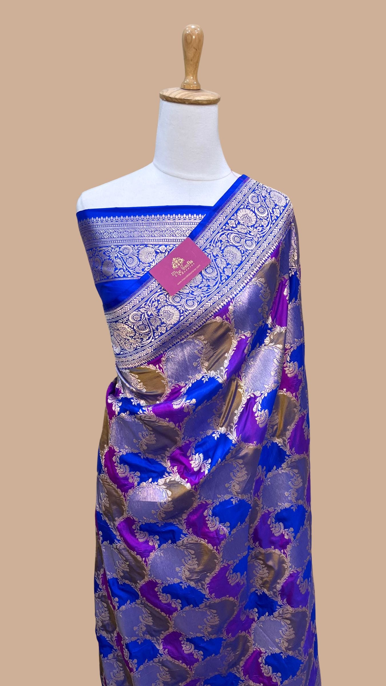 Rangkat Pure Katan Silk Handloom Banarasi Saree - Jaal Work With Meenakari