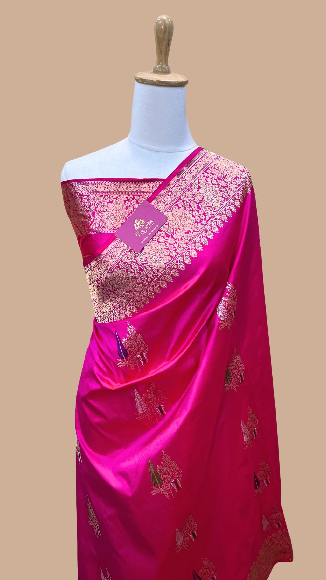 Pure Katan Silk Handloom Banarasi Saree - with kadhua meenakari motifs