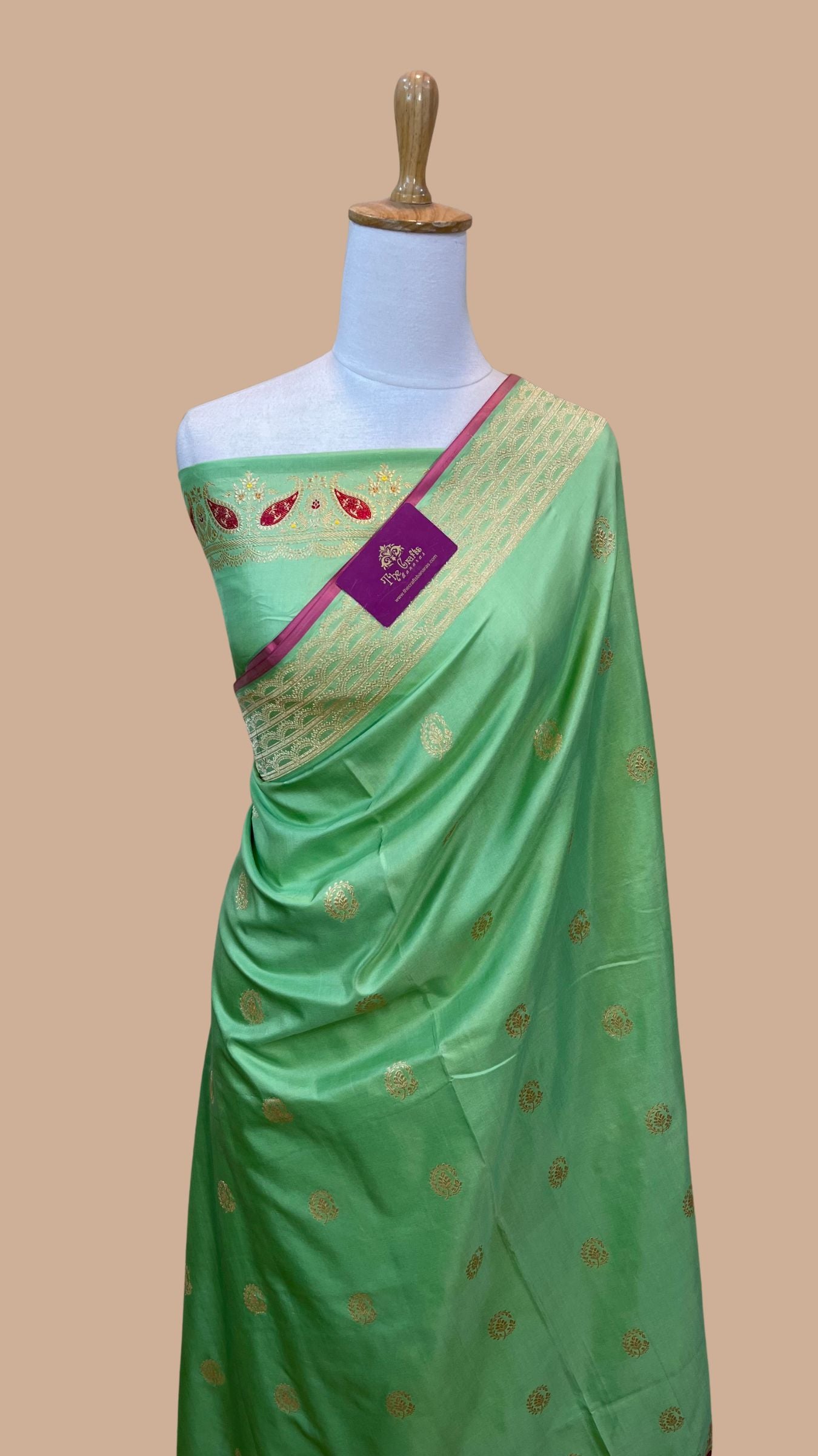 Pure Katan Silk Handloom Banarasi Saree - With Kadhua Meenakari Work