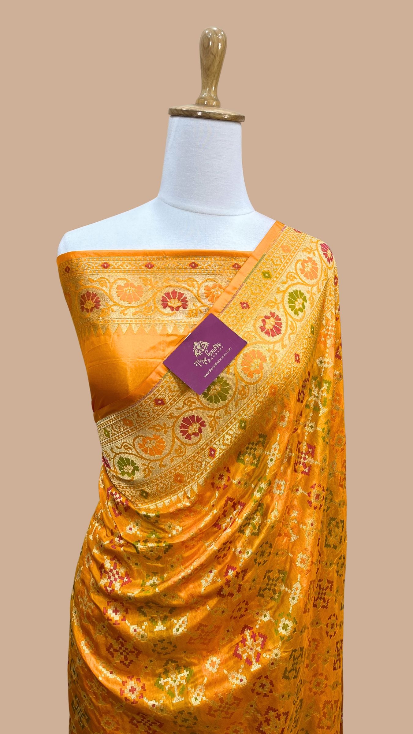 Pure Katan Silk Handloom Banarasi Saree - Jall Work With Meenakari Tilfi