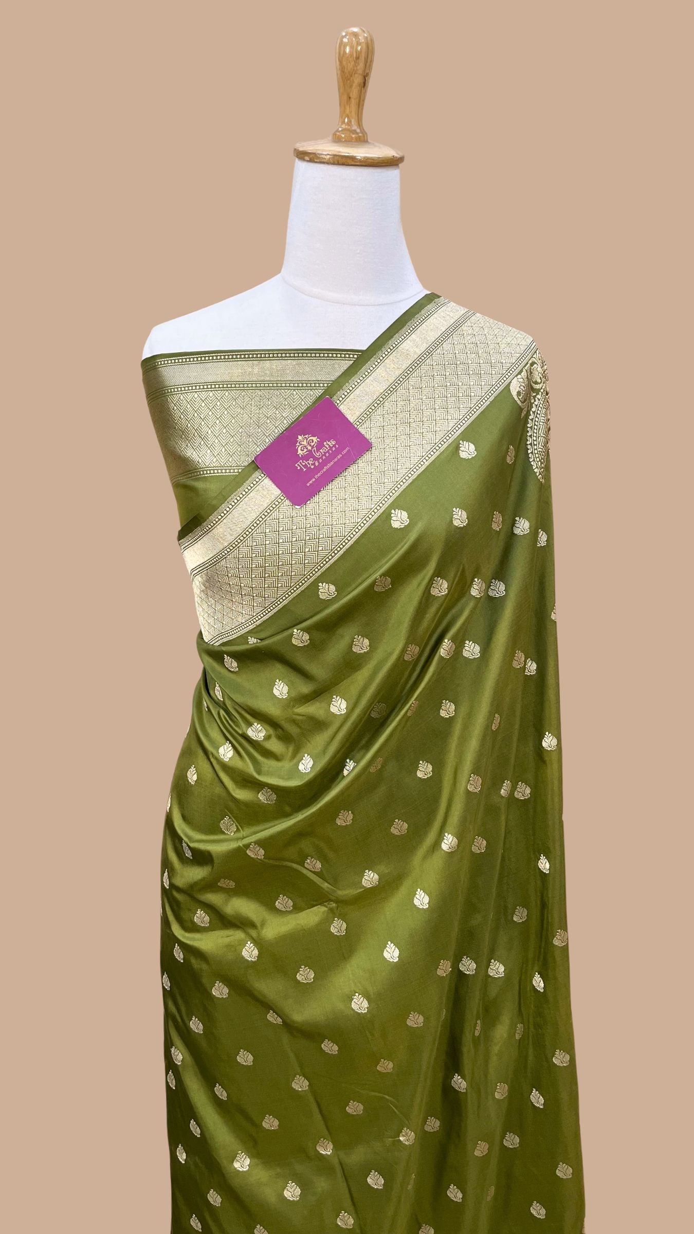 Pure Katan Silk Handloom Banarasi Saree - with kadhua zari work