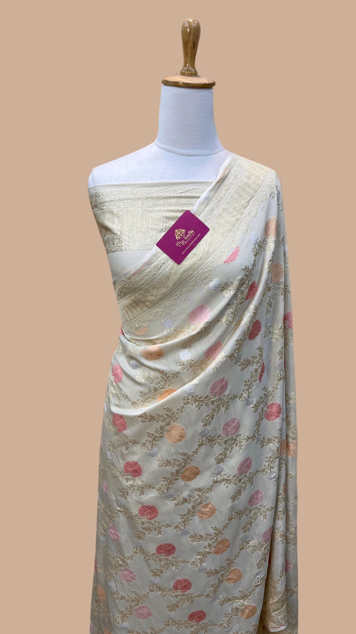 Pure Munga SIlk Handloom Banarasi Saree - Jaal With Meenakari