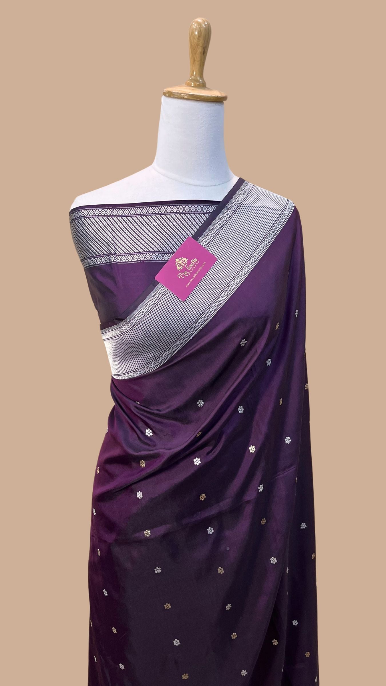 Pure Katan Silk Handloom Banarasi Saree - with kadhua motifs