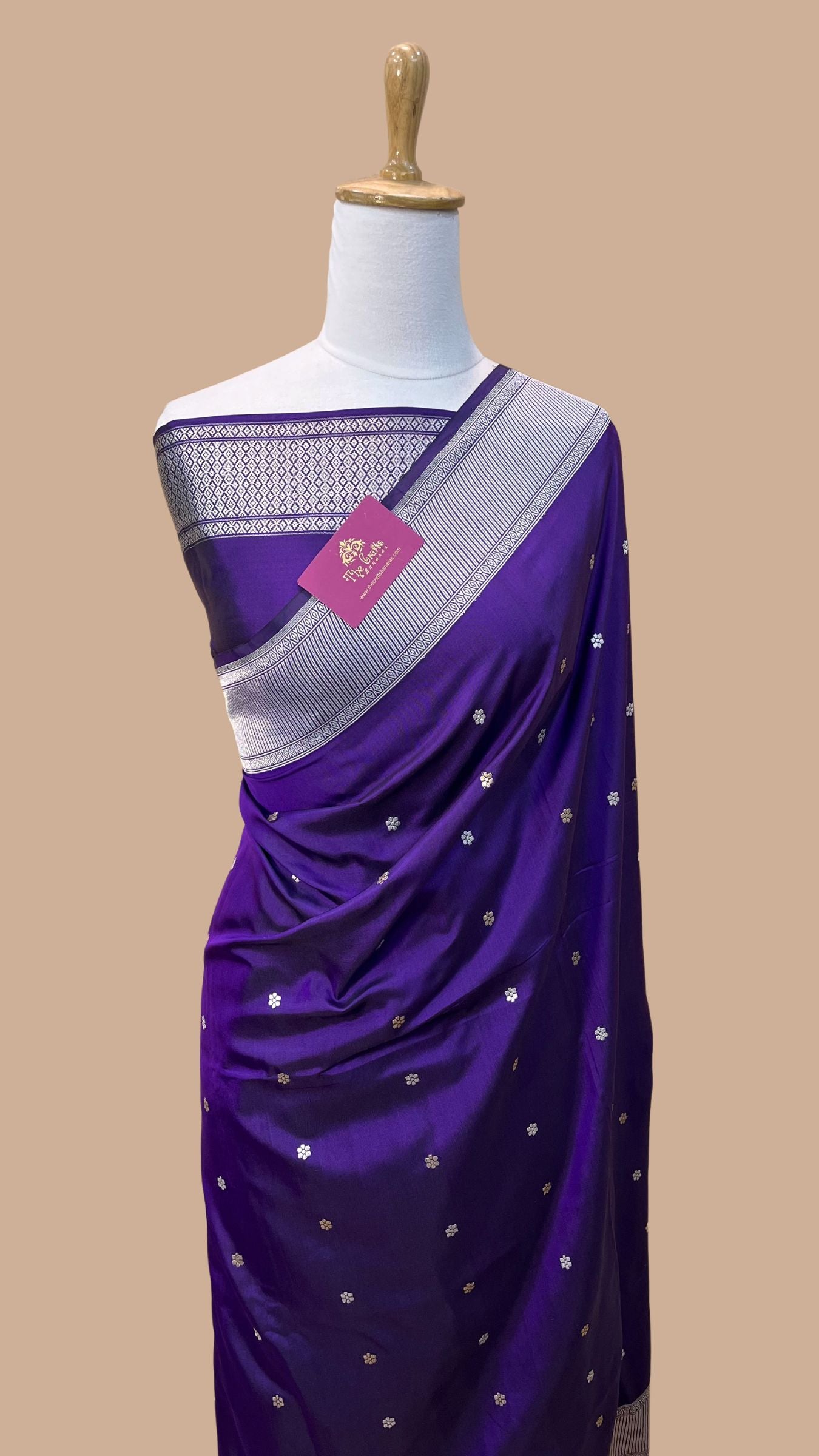 Pure Katan Silk Handloom Banarasi Saree - with kadhua motifs