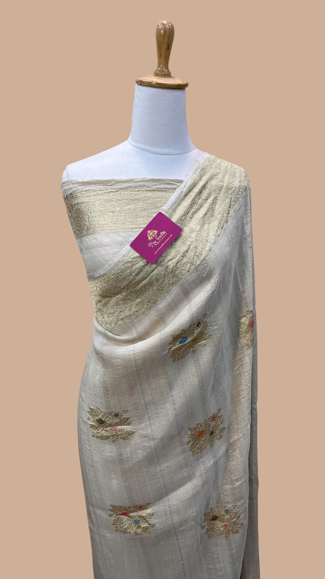 Pure Tussar Georgette Handloom Banarasi Saree - With Kadhua Meenakari Motifs