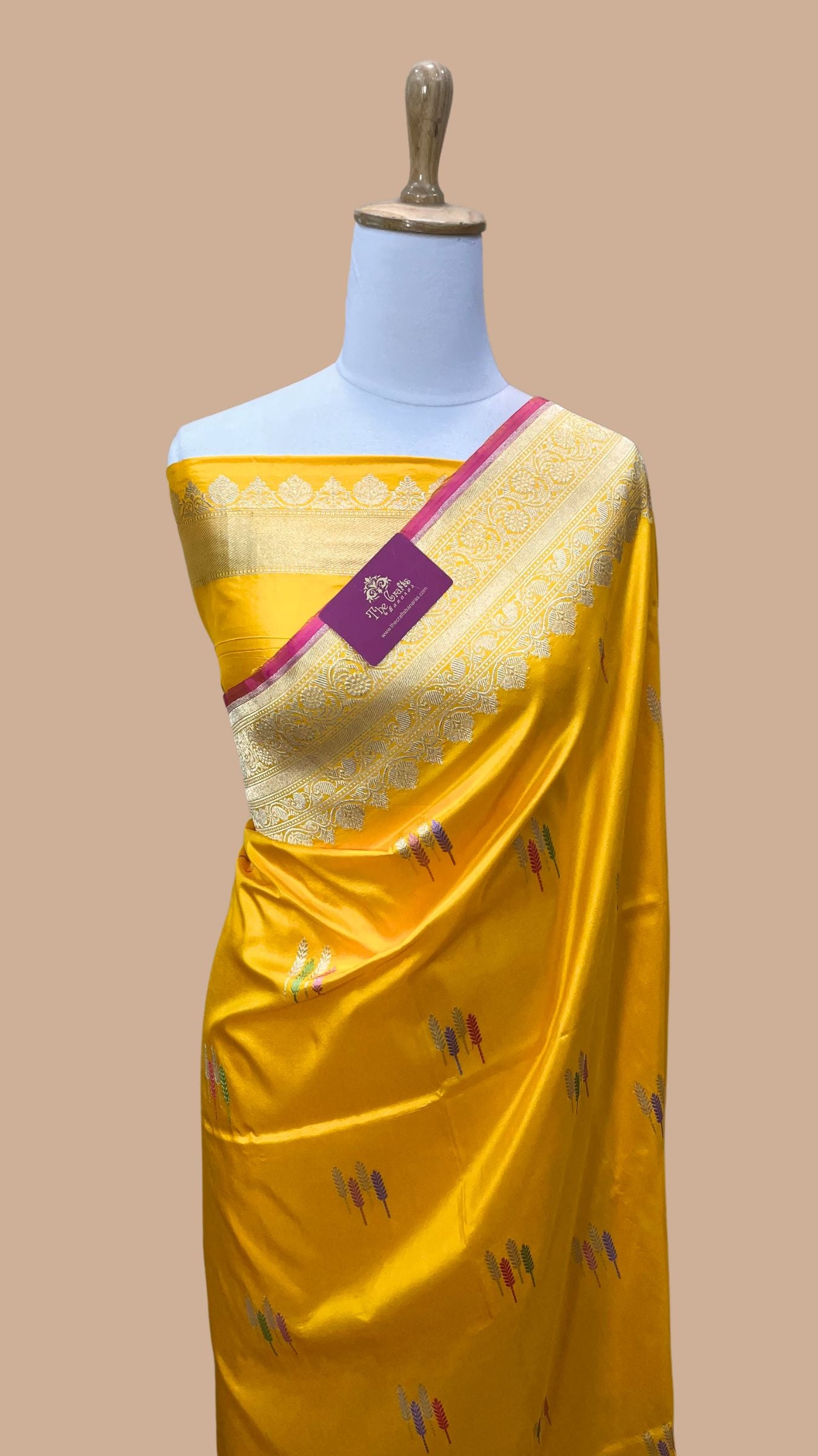 Pure Katan Silk Handloom Banarasi Saree - with meenakari kadhua motifs