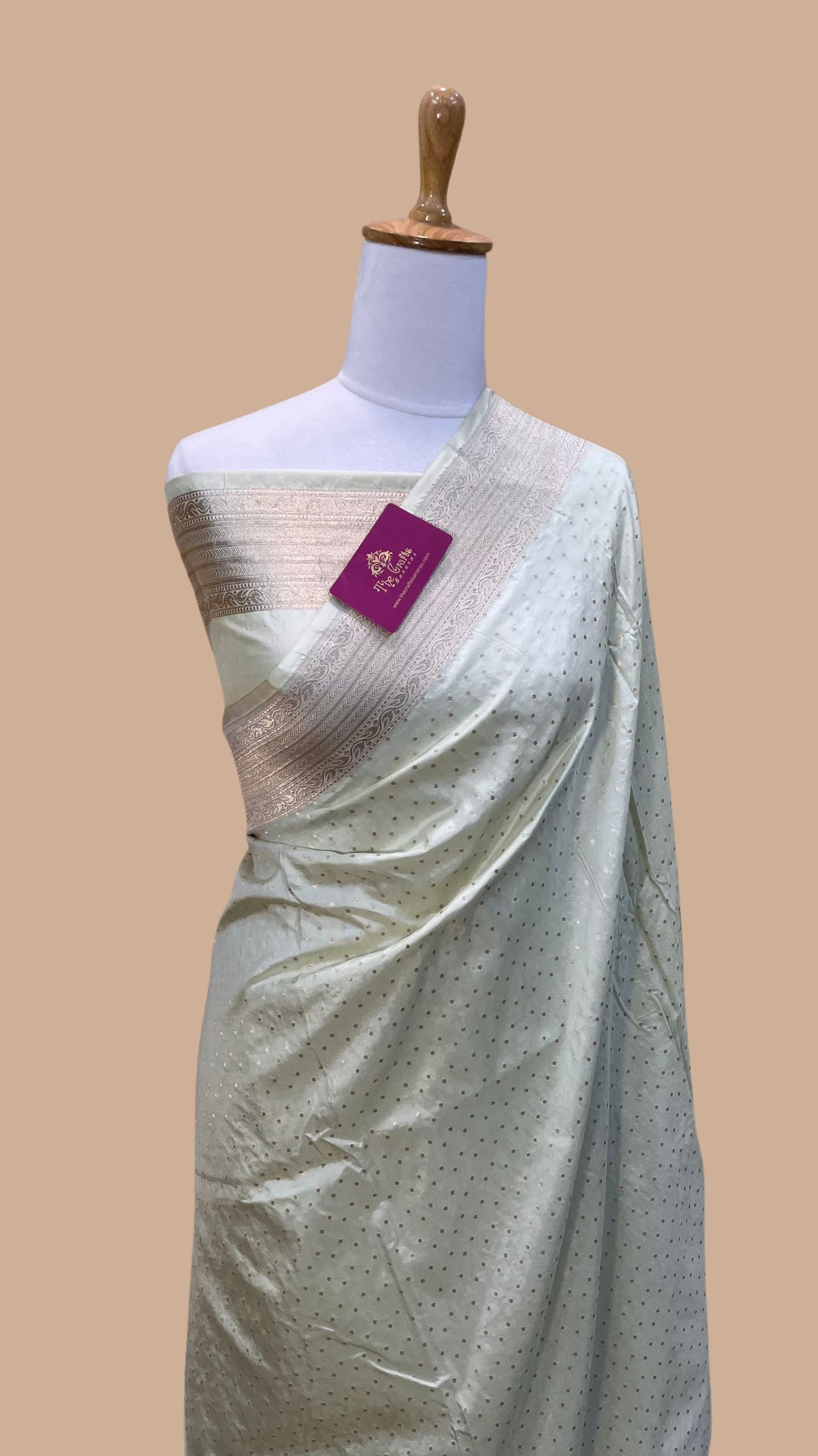 Pure Katan Silk Handloom Banarasi Saree - Chunri Buti