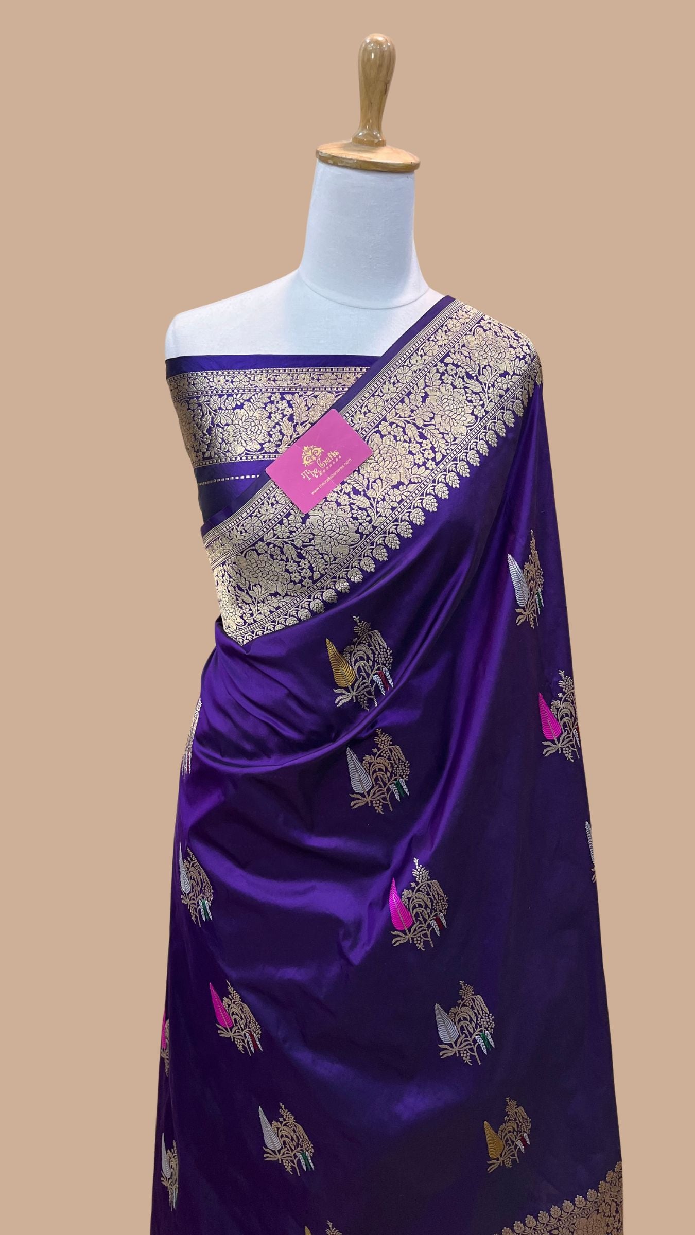 Pure Katan Silk Handloom Banarasi Saree - with kadhua meenakari motifs
