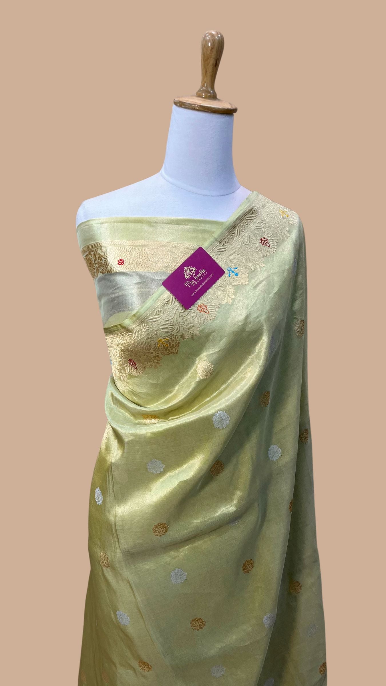 Pure Tissue Silk Handloom Banarasi Saree - with kadhua motifs