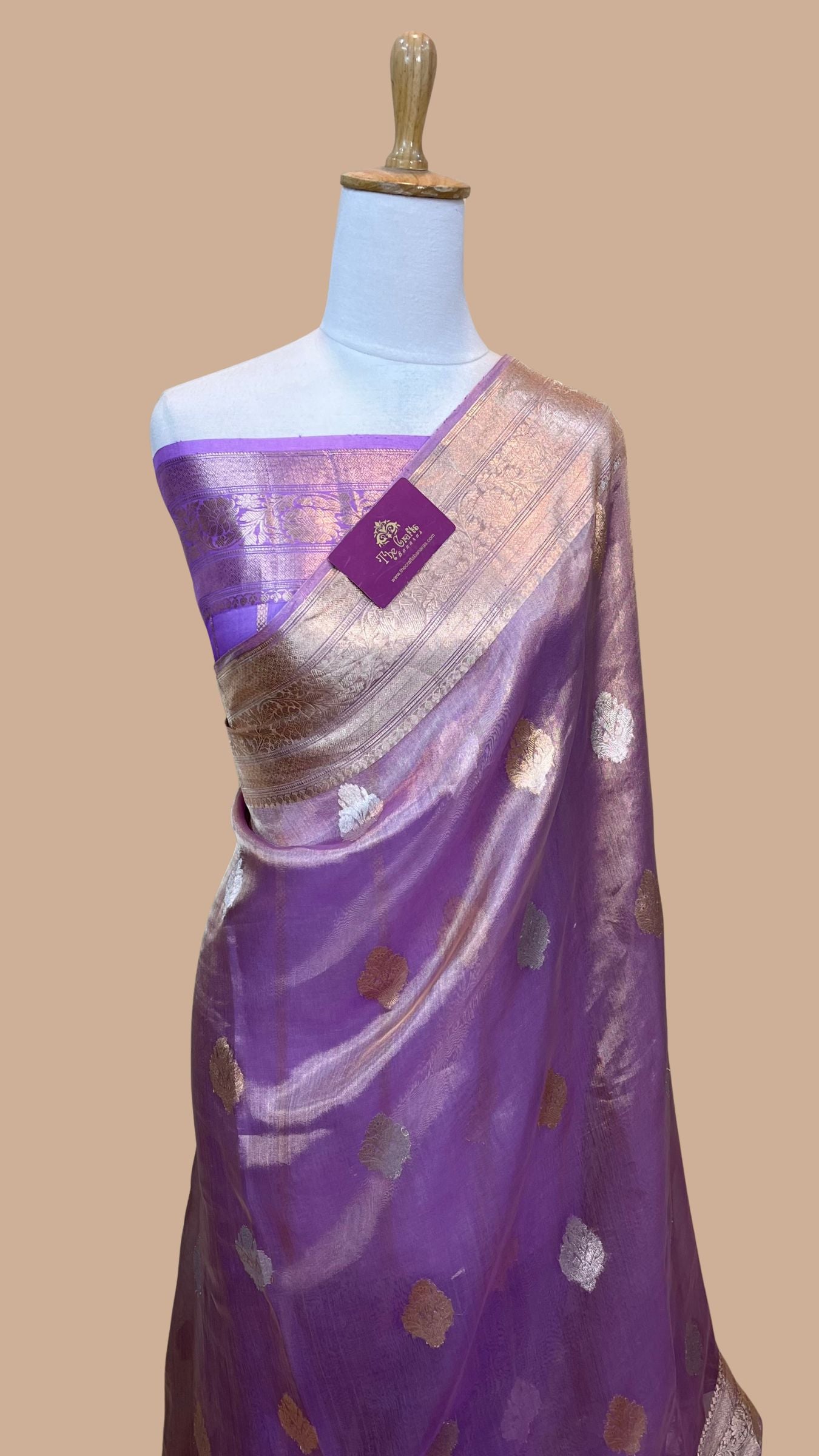 Pure Tissue Silk Handloom Banarasi Saree- Kadhua Motifs
