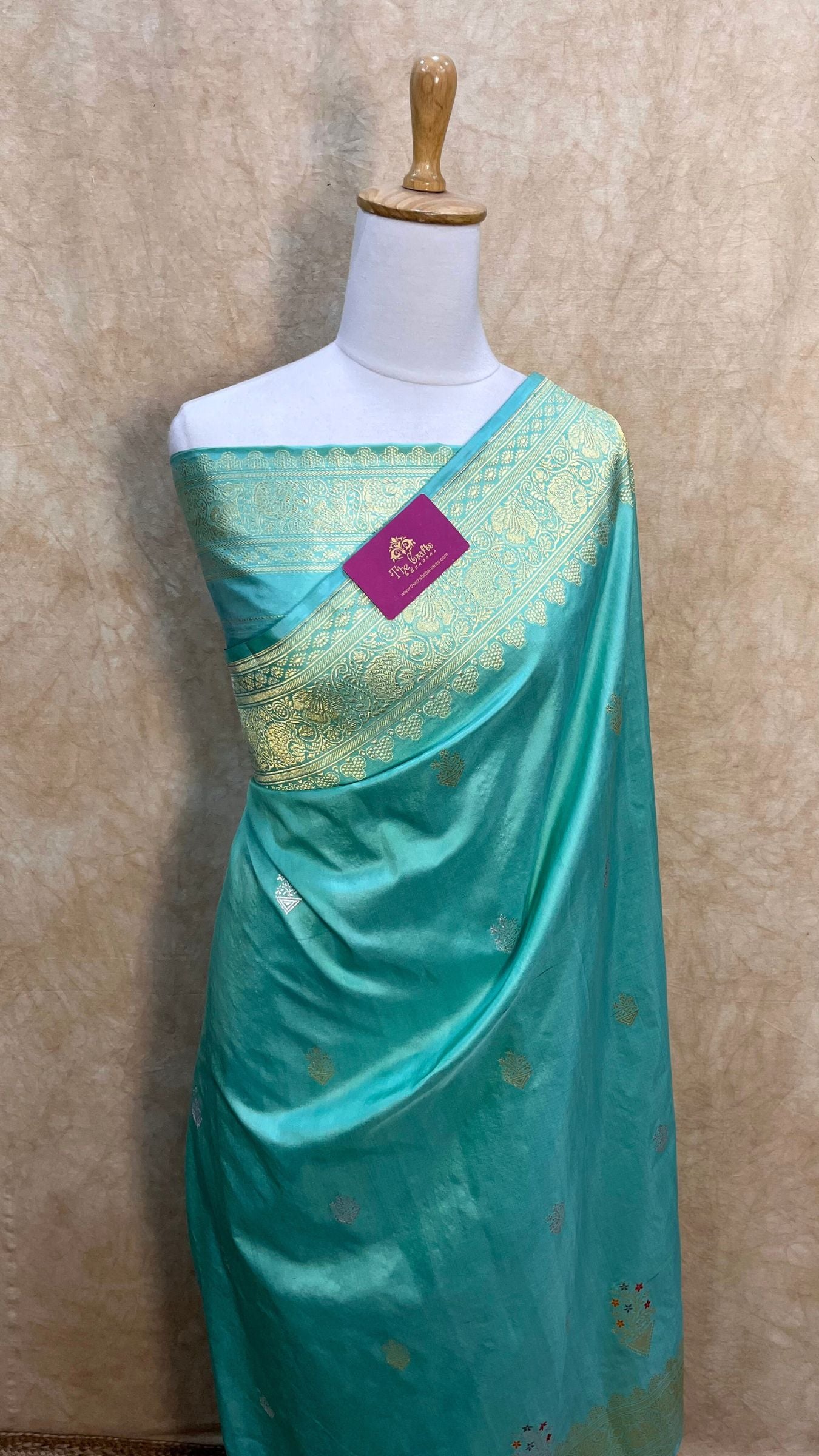 Pure Katan Silk Handloom Banarasi Saree - with kadhua meenakari motifs