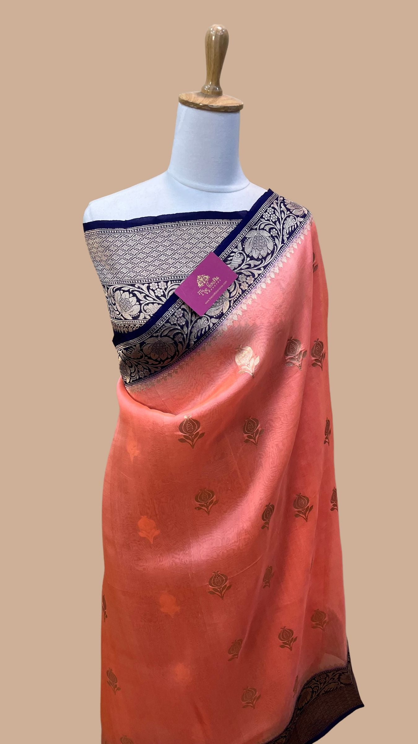 Pure Kora Silk Handloom Banarasi Saree - With Kadhua motifs