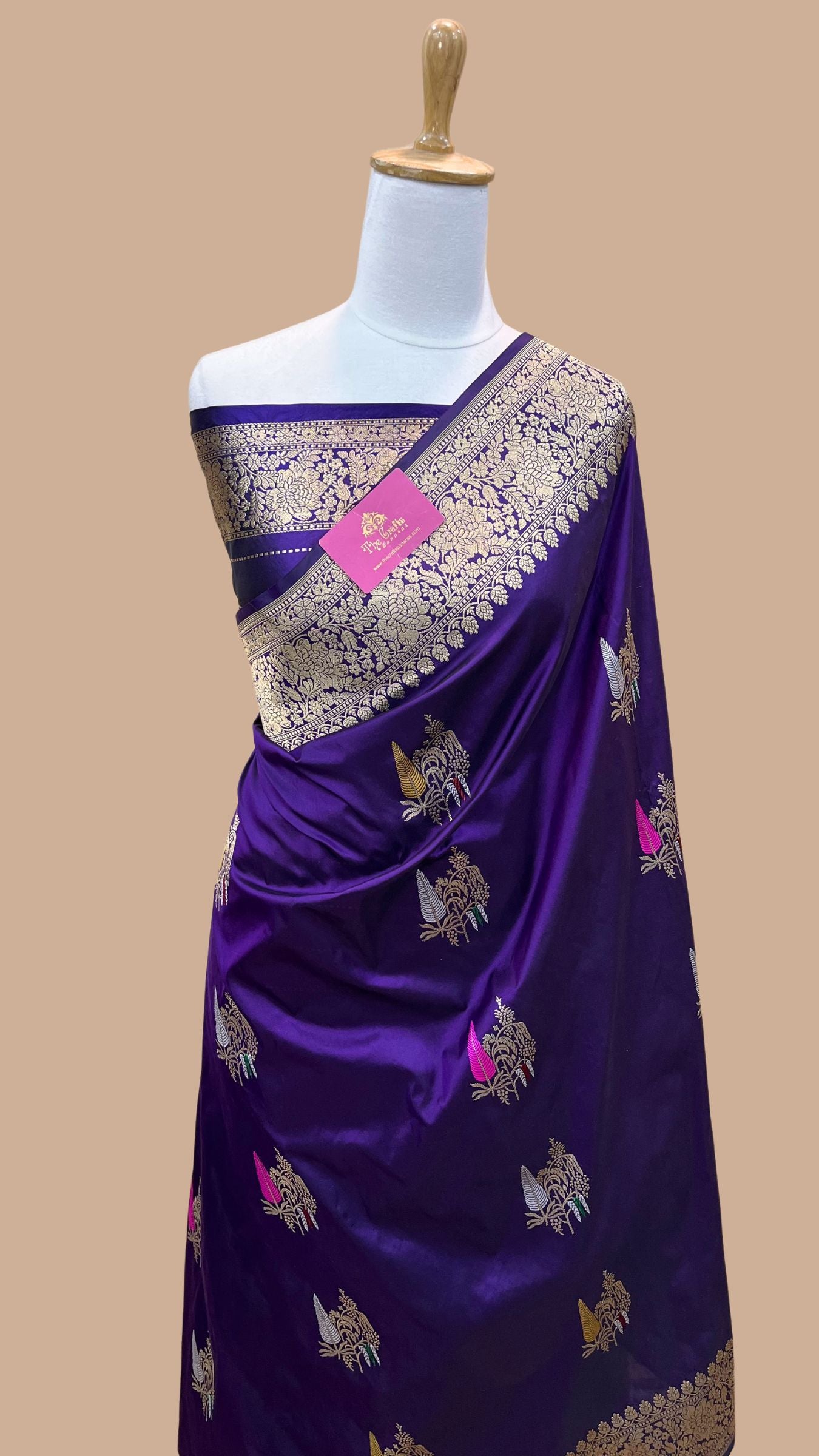 Pure Katan Silk Handloom Banarasi Saree - with kadhua meenakari motifs