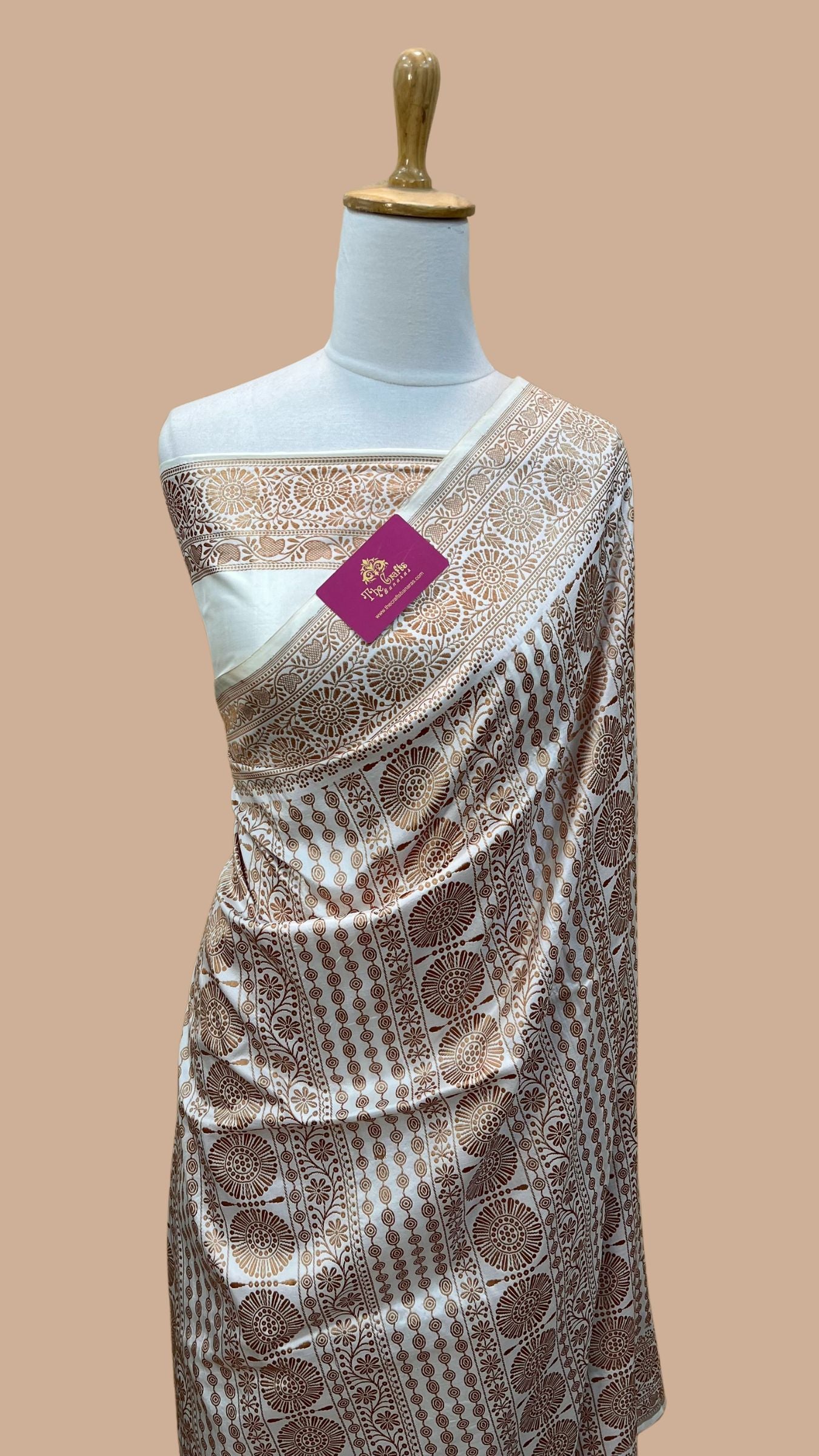 Pure Katan Silk Handloom Banarasi Saree - with kadhua resham work