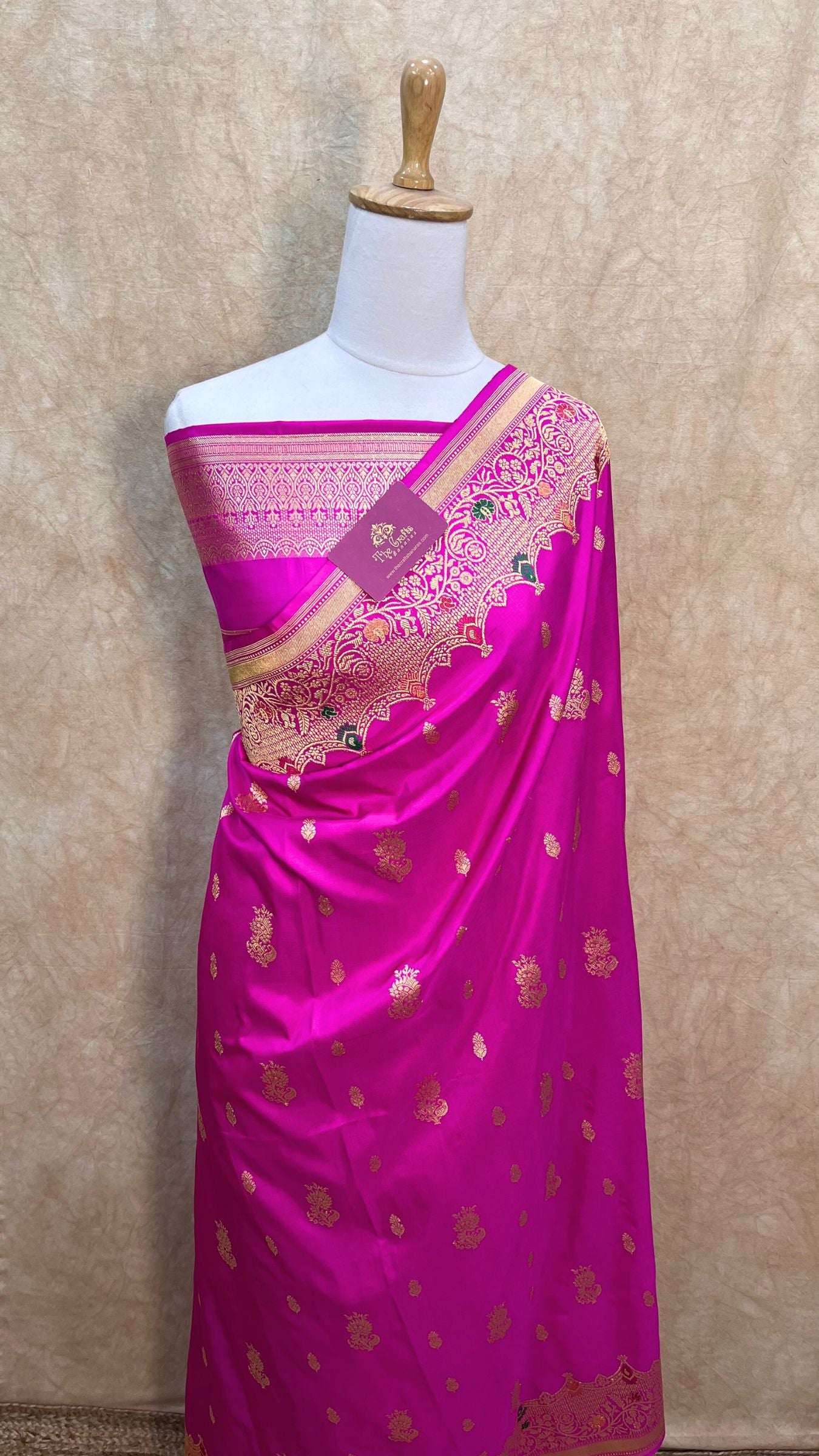Pure Katan Silk Handloom Banarasi Saree - with sona rupa kadhua motifs
