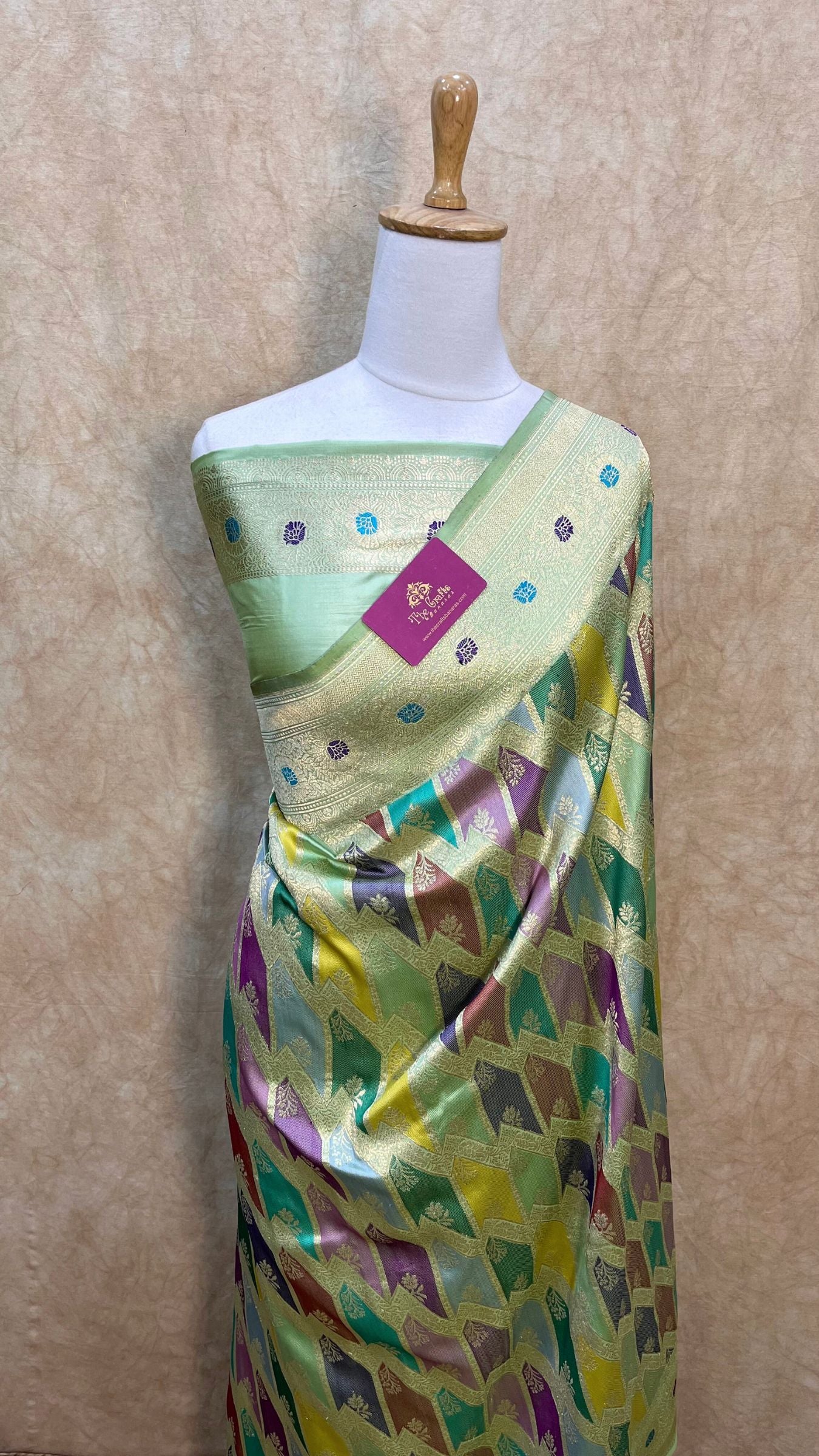 Rangkat Pure Katan Silk Handloom Banarasi Saree - All Over Kadiyal Jaal Work