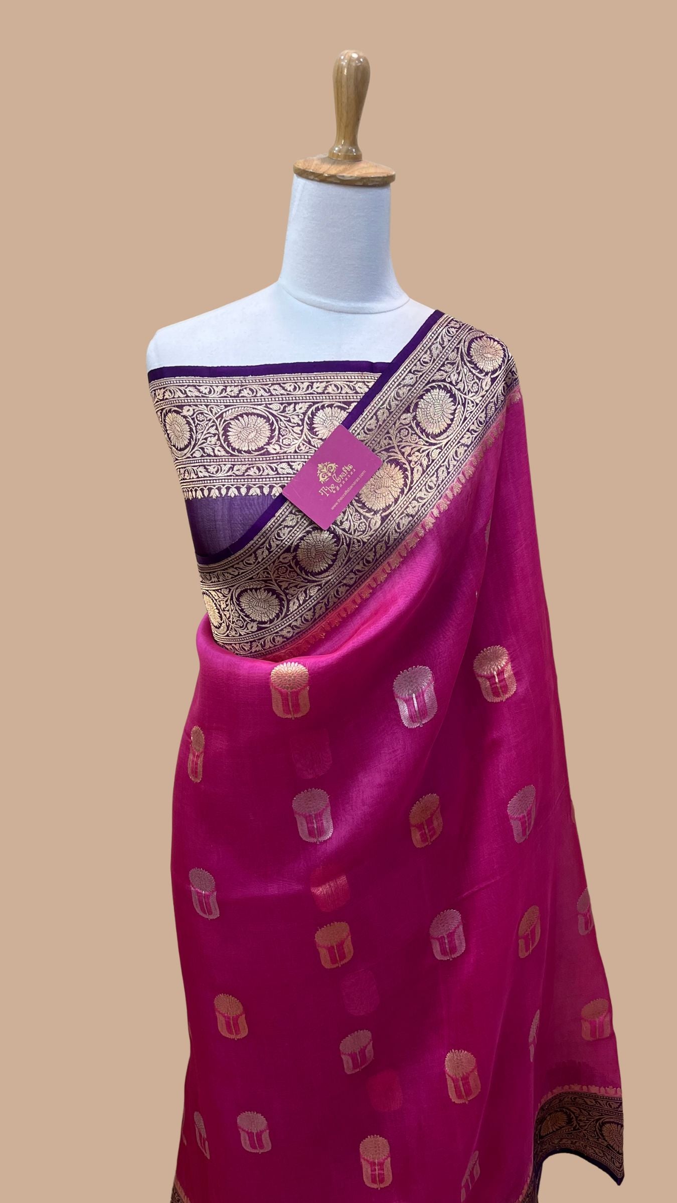 Pure Kora Silk Handloom Banarasi Saree - With Kadhua motifs